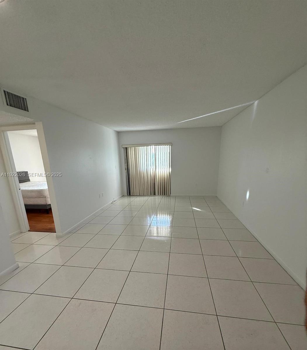 Lakeview Gardens At Miami