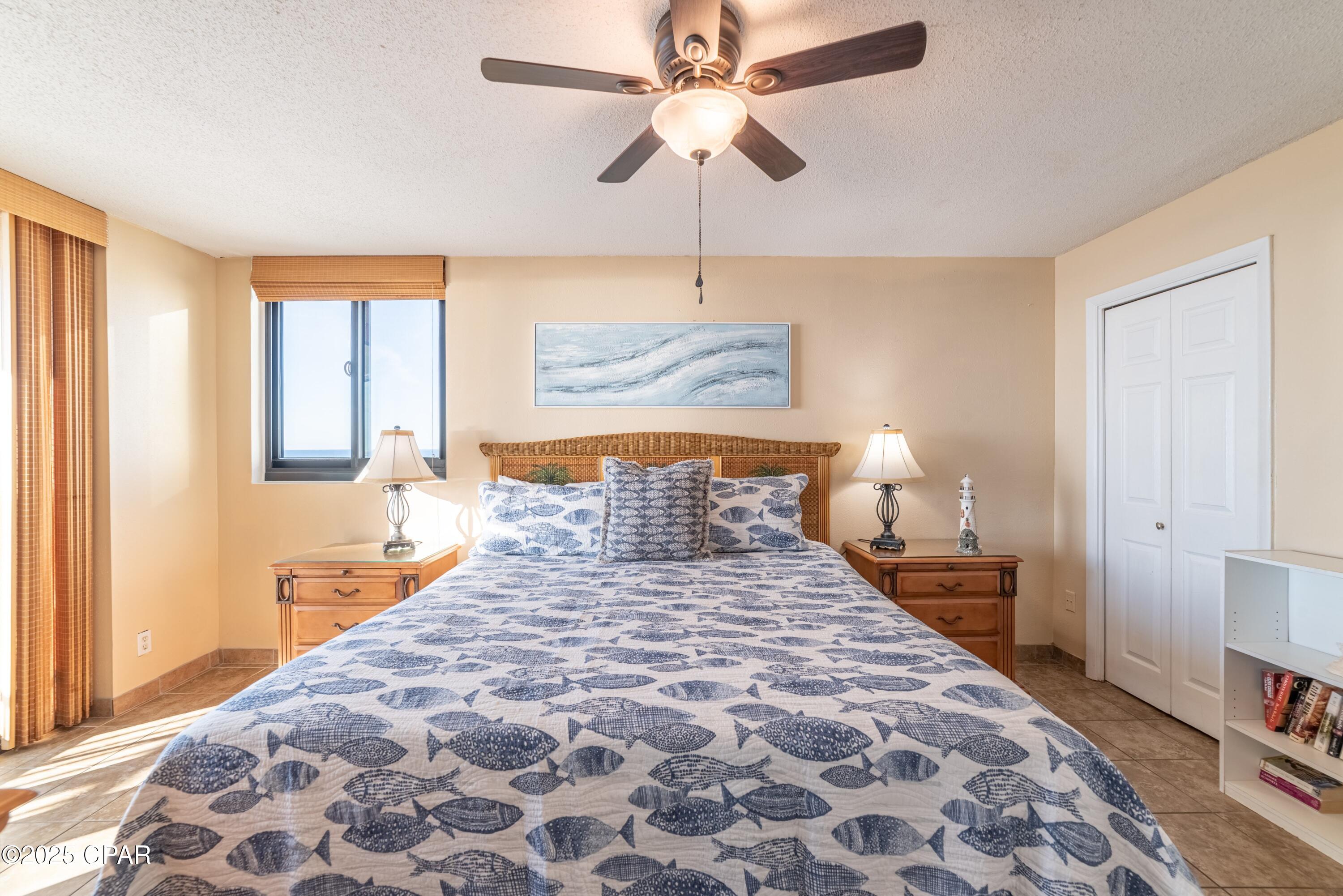 Listing photo id 12 for 9850 Thomas Drive 1008w