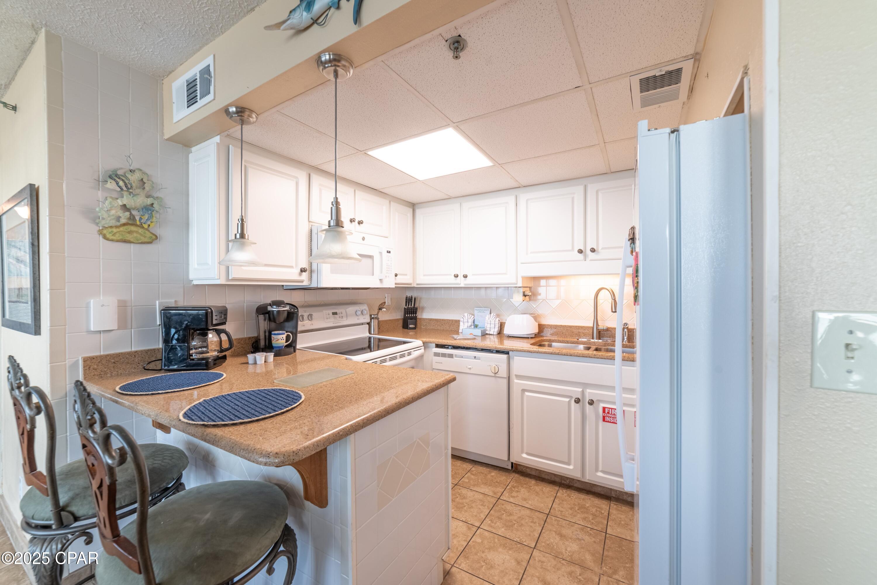 Listing photo id 8 for 9850 Thomas Drive 1008w