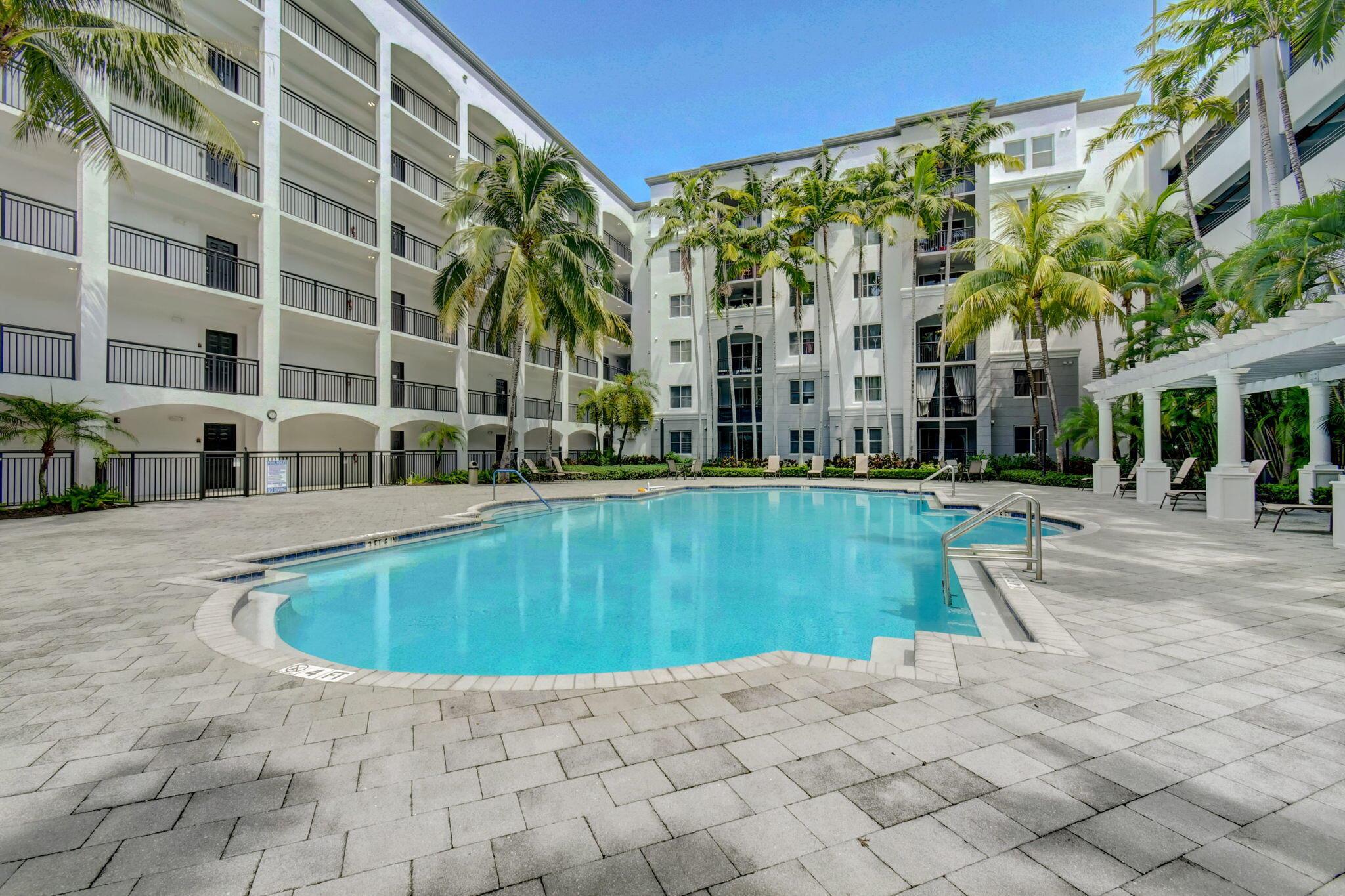 Vizcaya Lakes Condo