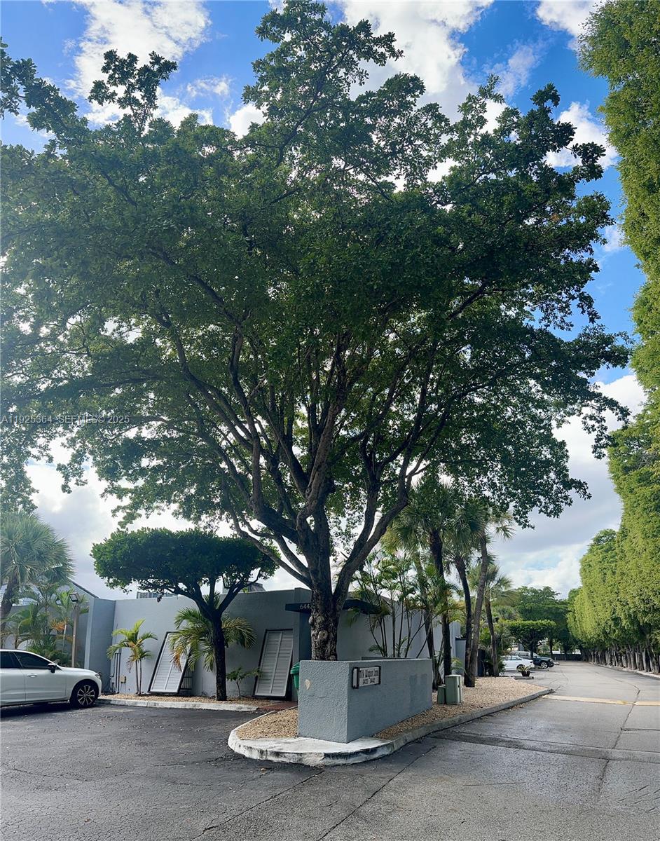 Miami Lakes Windmill Gate