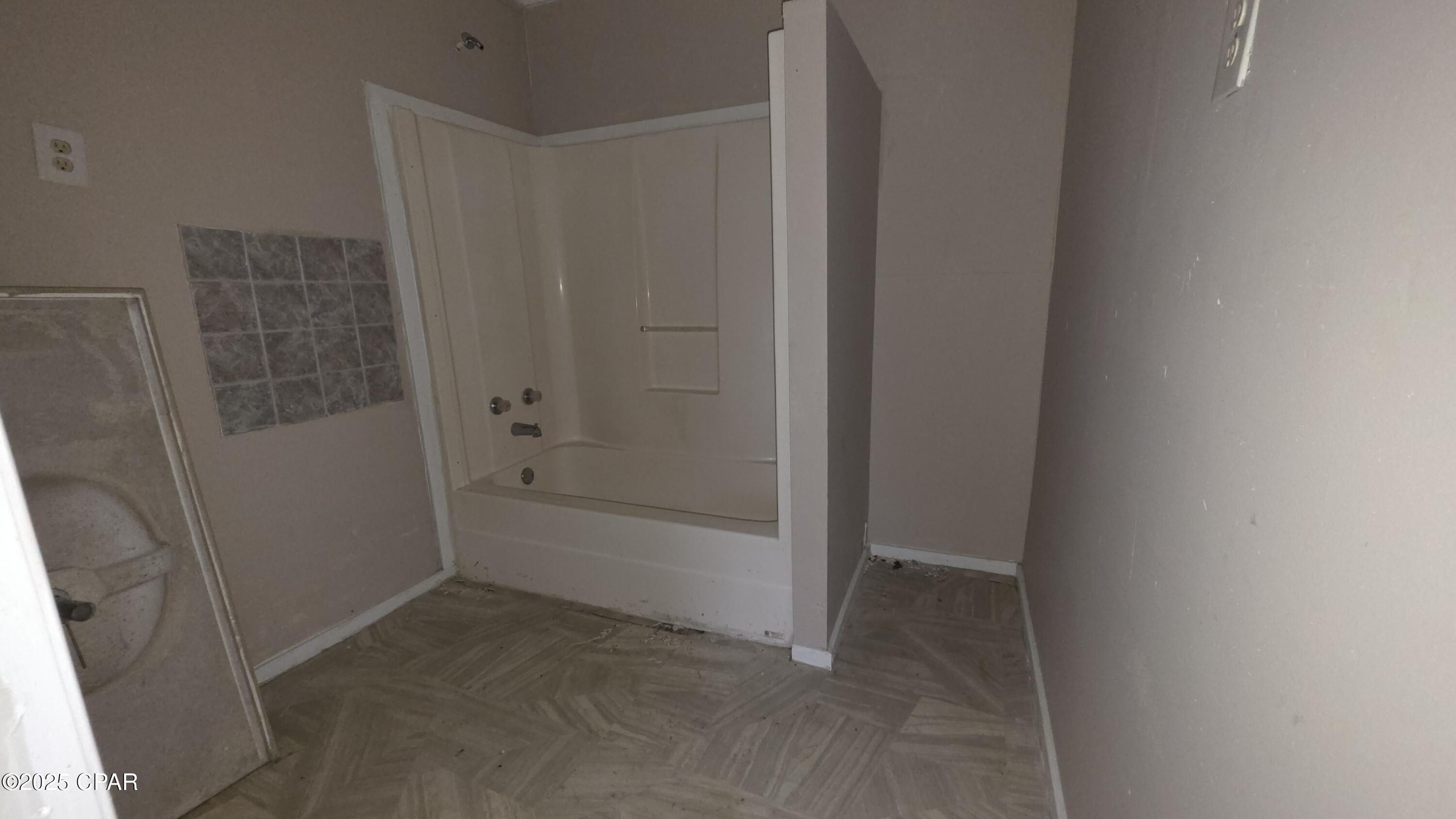 Image 36 For 1514 Delaware Avenue