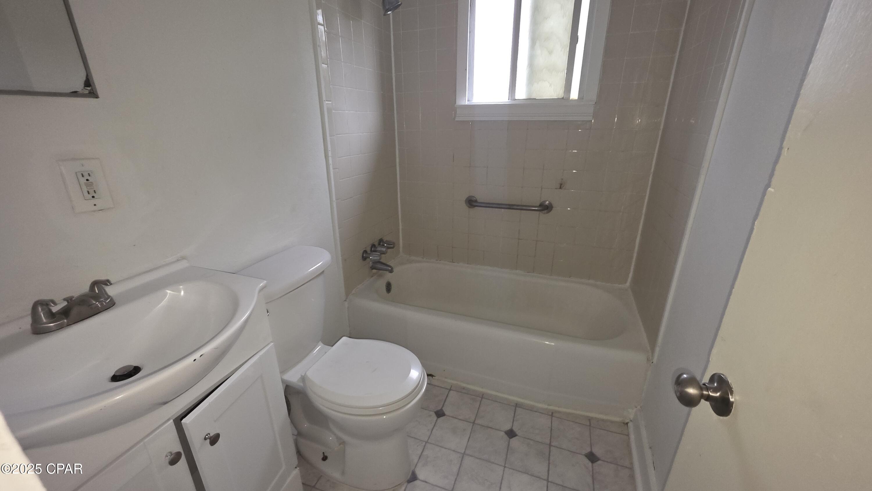 Image 45 For 1514 Delaware Avenue