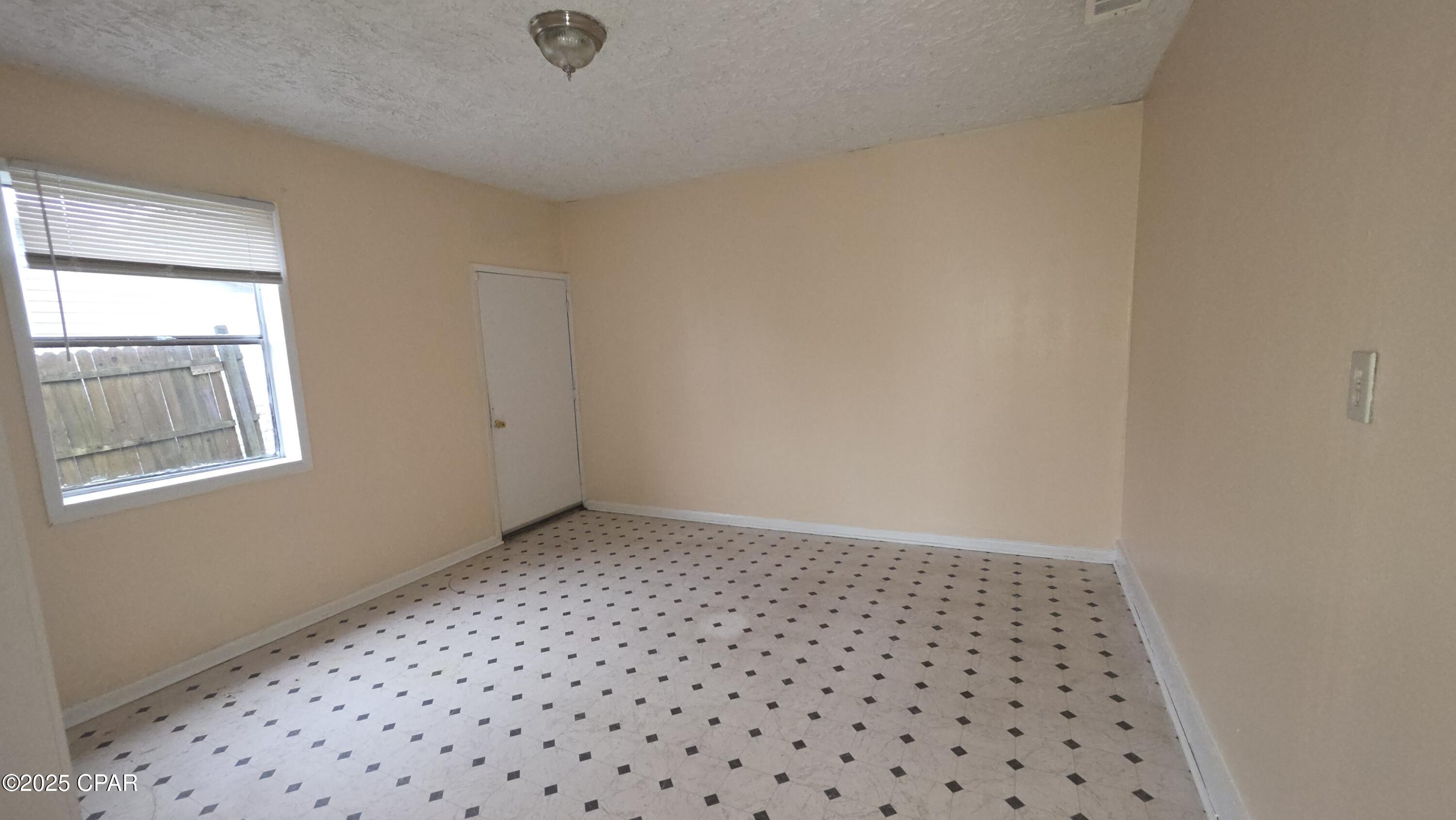 Image 48 For 1514 Delaware Avenue