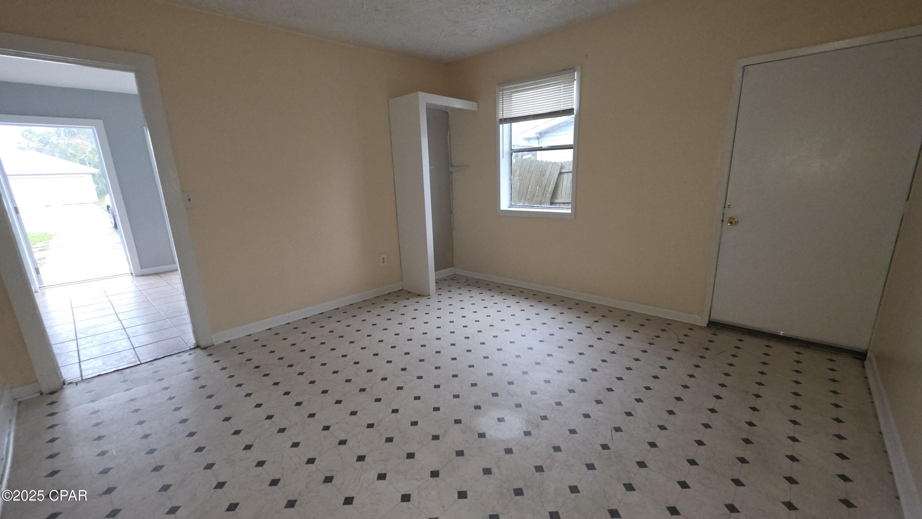 Image 49 For 1514 Delaware Avenue