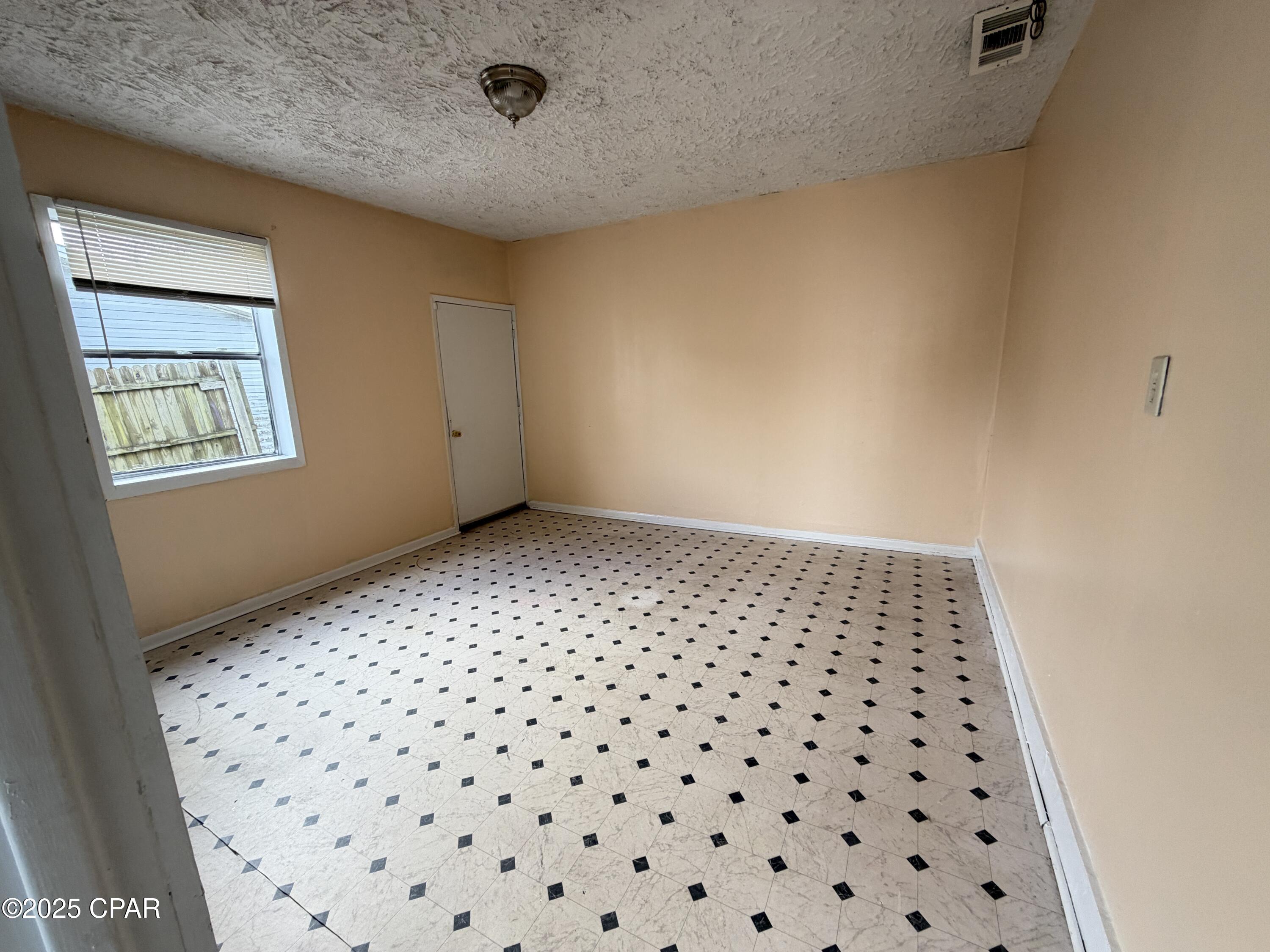 Image 8 For 1514 Delaware Avenue