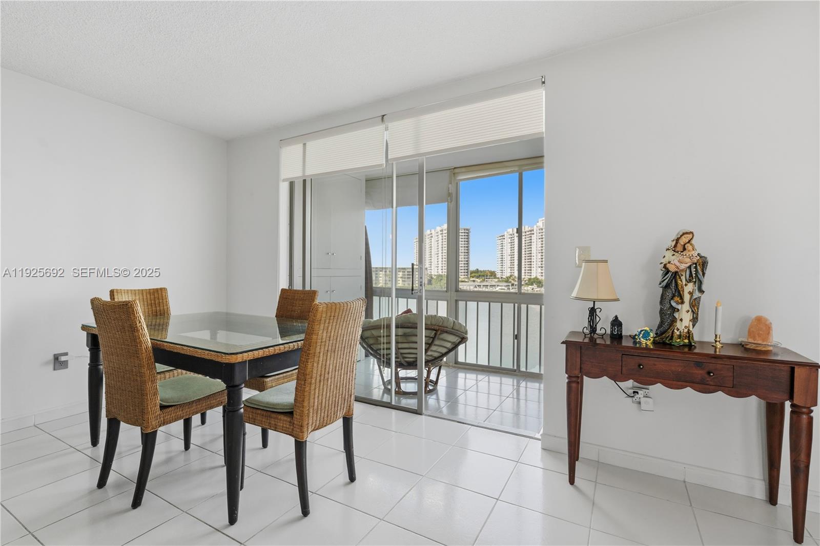 Homes for sale in Aventura, FL | 2999 Pt E Dr, Aventura, FL 33160