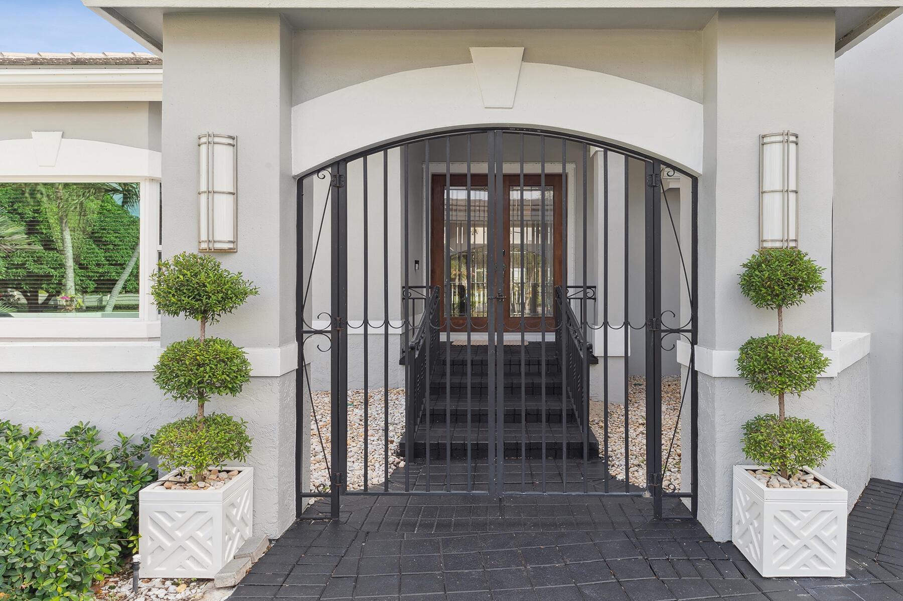 President Country Club Pl