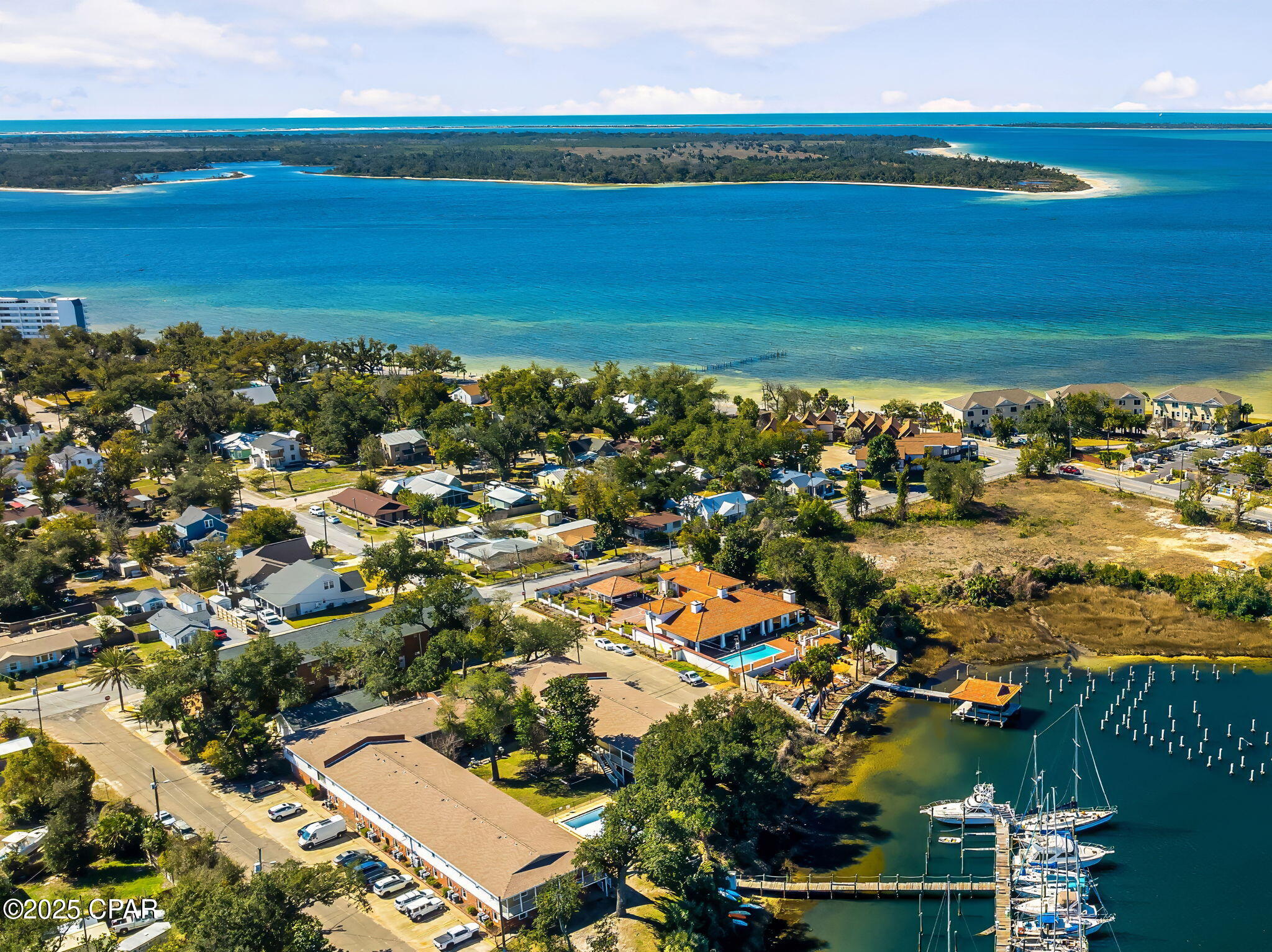 Listing photo id 18 for 240 Harmon Avenue