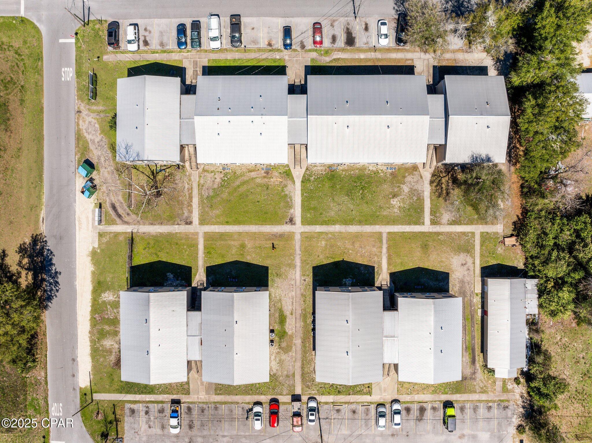 Listing photo id 38 for 3510- 3536 Saint John Street