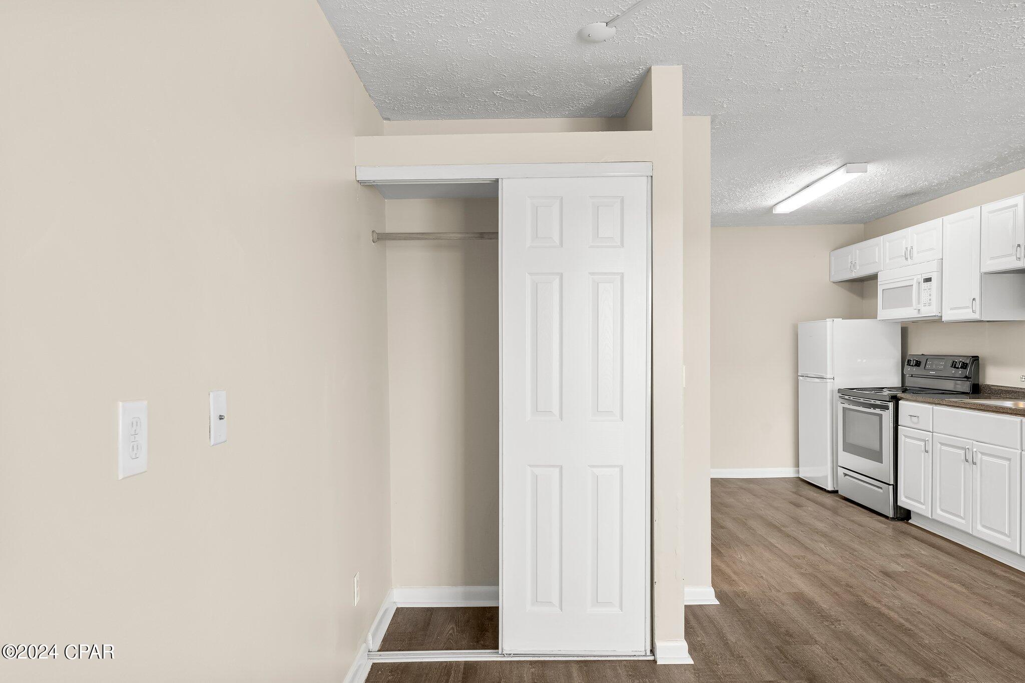 Image 8 For 644 Caladium Circle