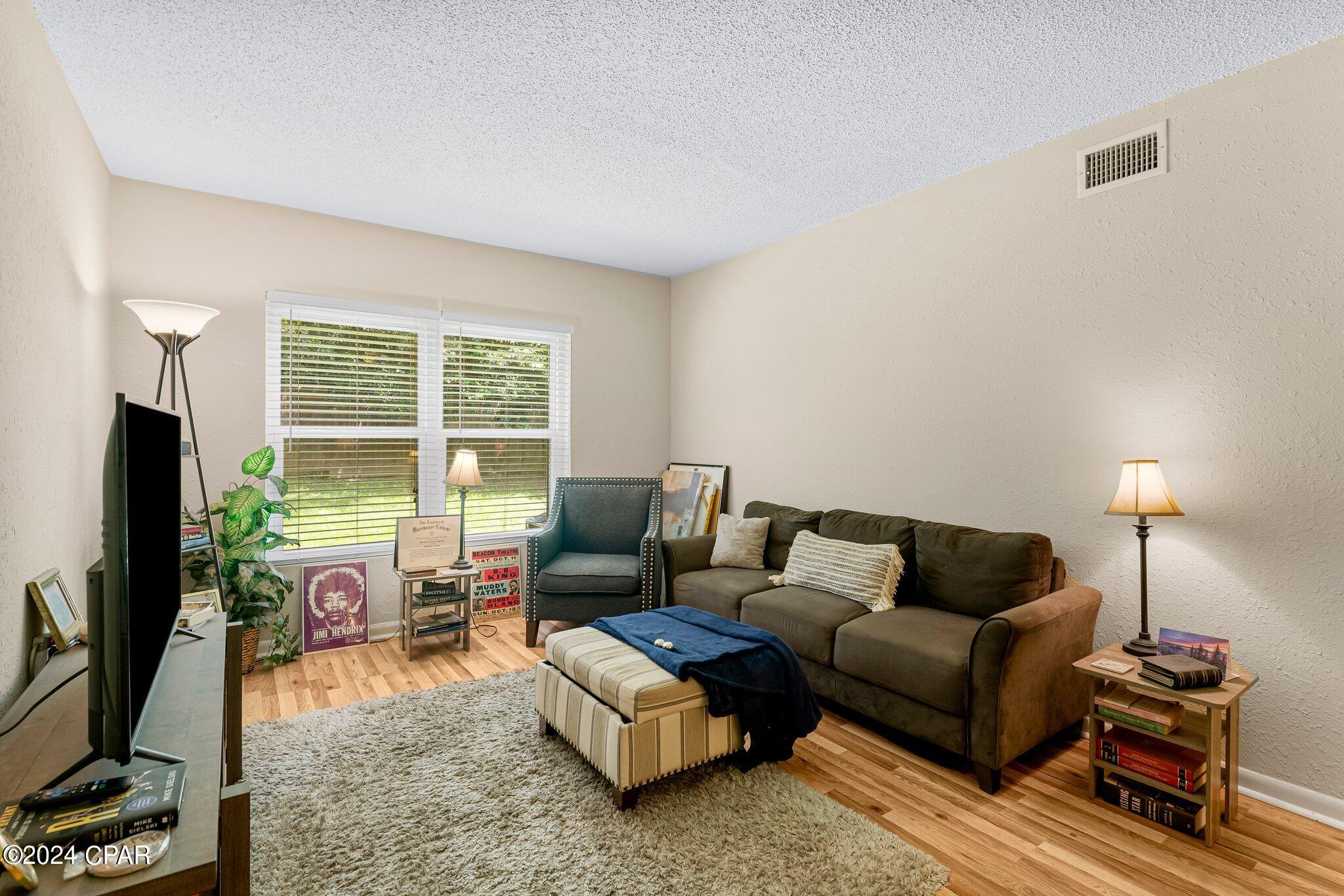 Image 16 For 872 Deer Wood Lane