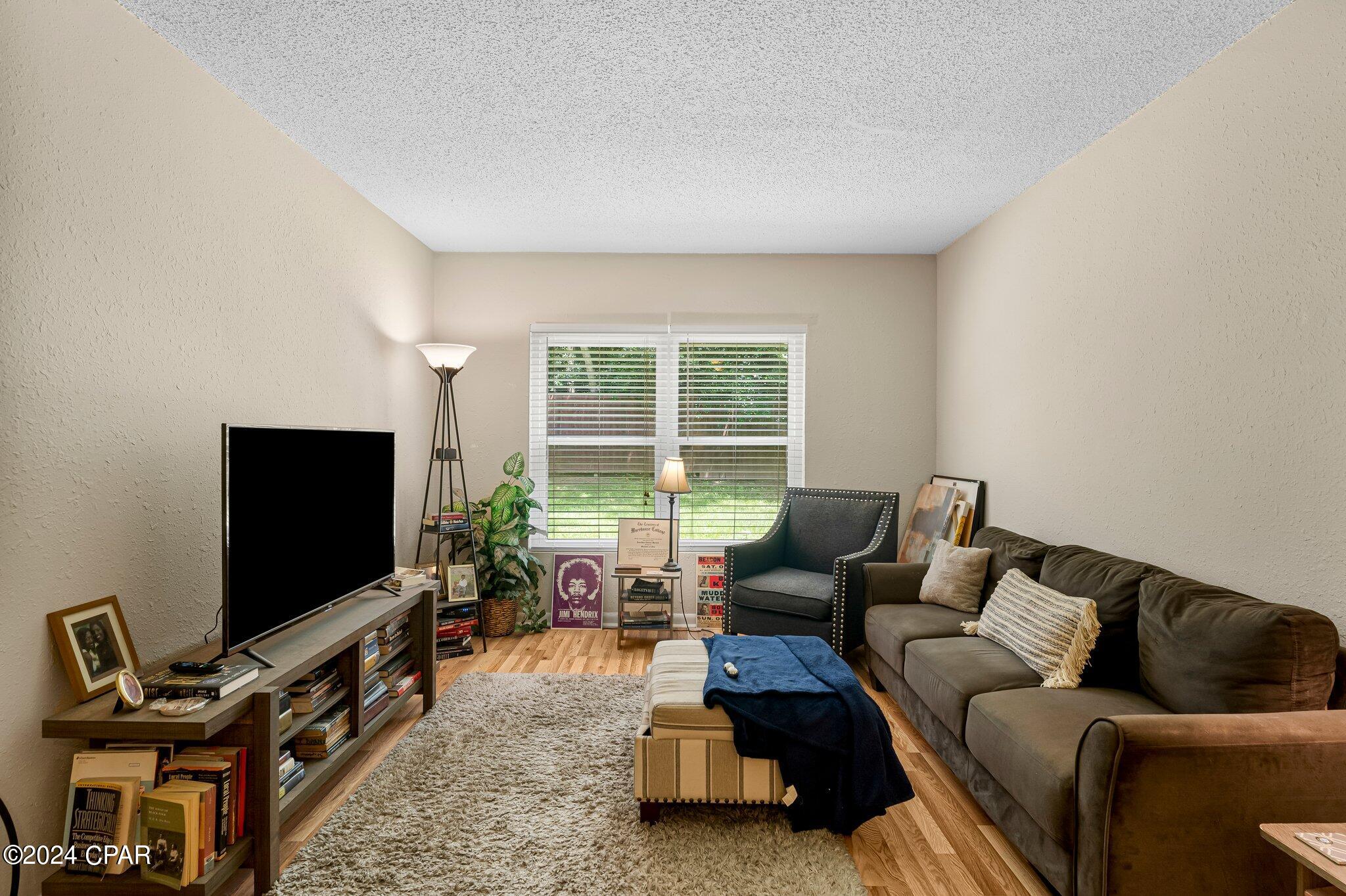 Image 17 For 872 Deer Wood Lane