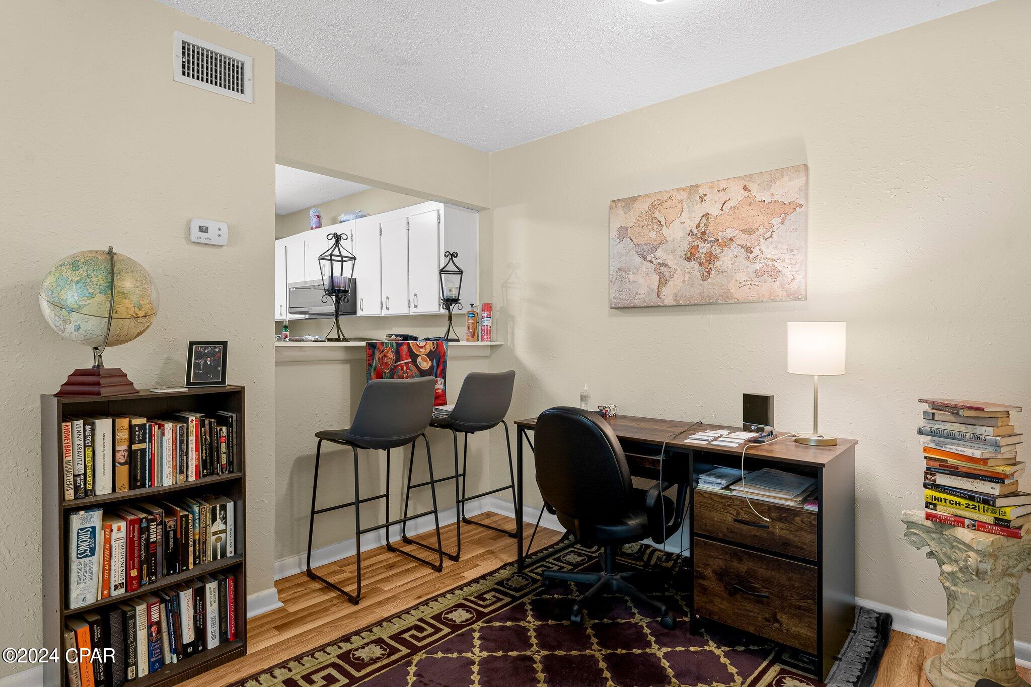 Listing photo id 23 for 872 Deer Wood Lane