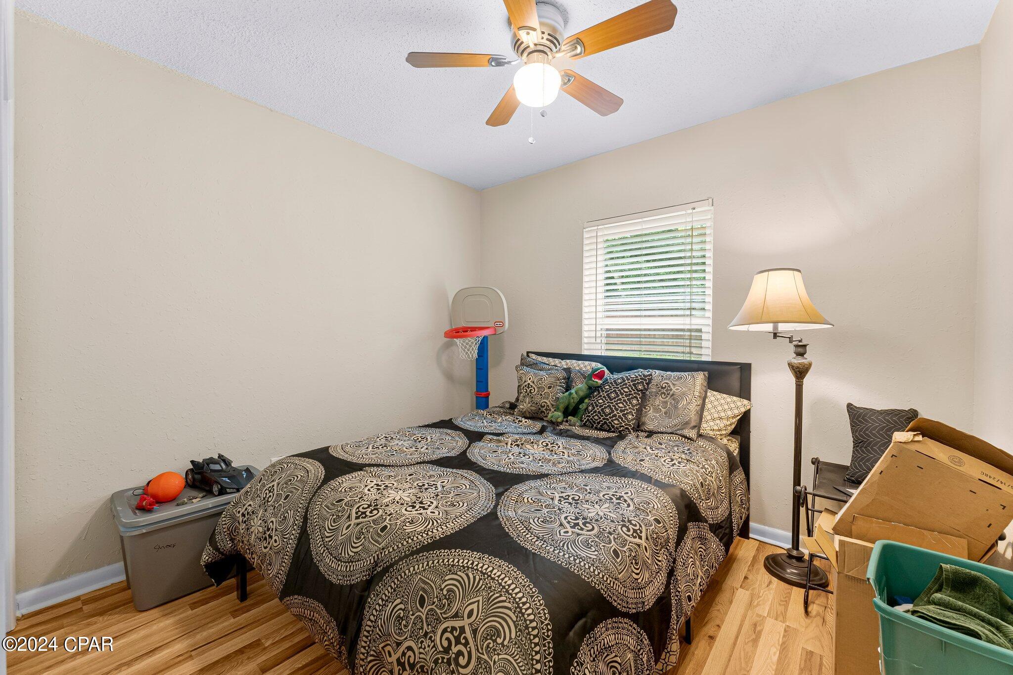 Listing photo id 24 for 872 Deer Wood Lane