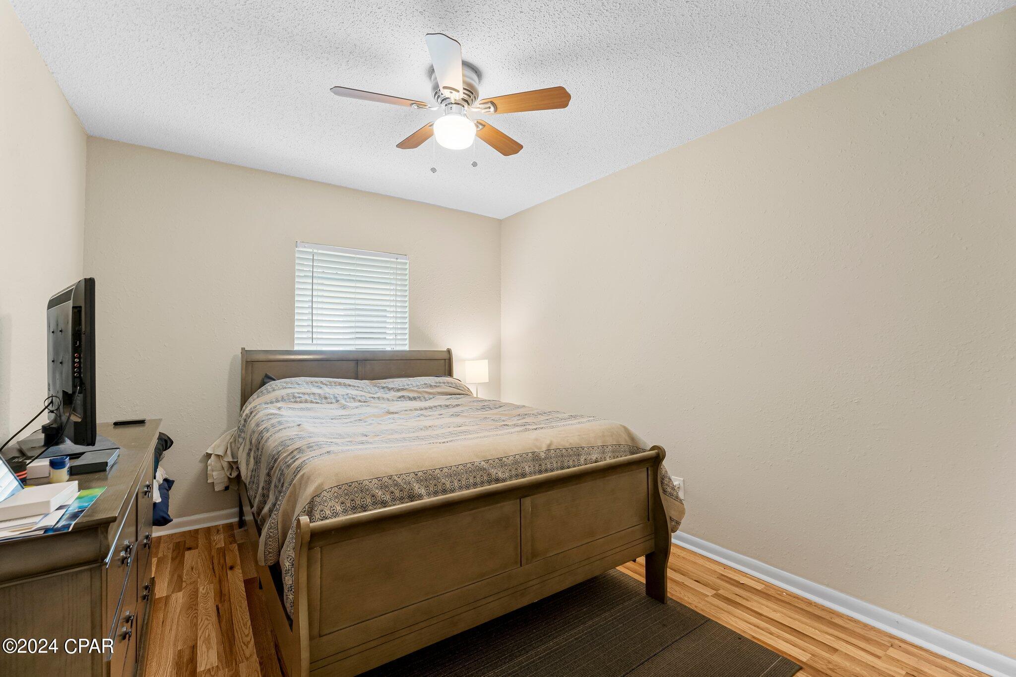 Listing photo id 26 for 872 Deer Wood Lane