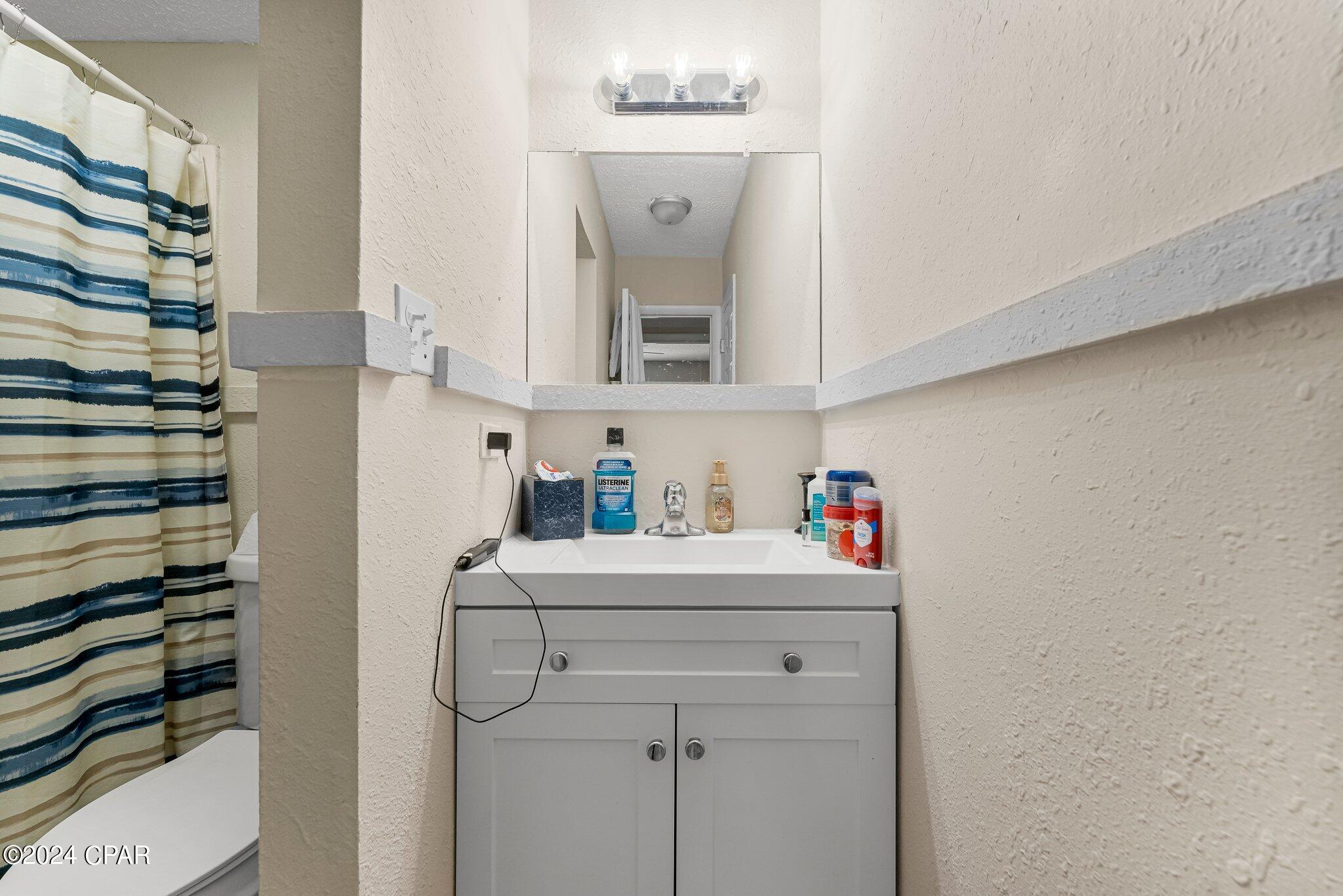 Listing photo id 29 for 872 Deer Wood Lane