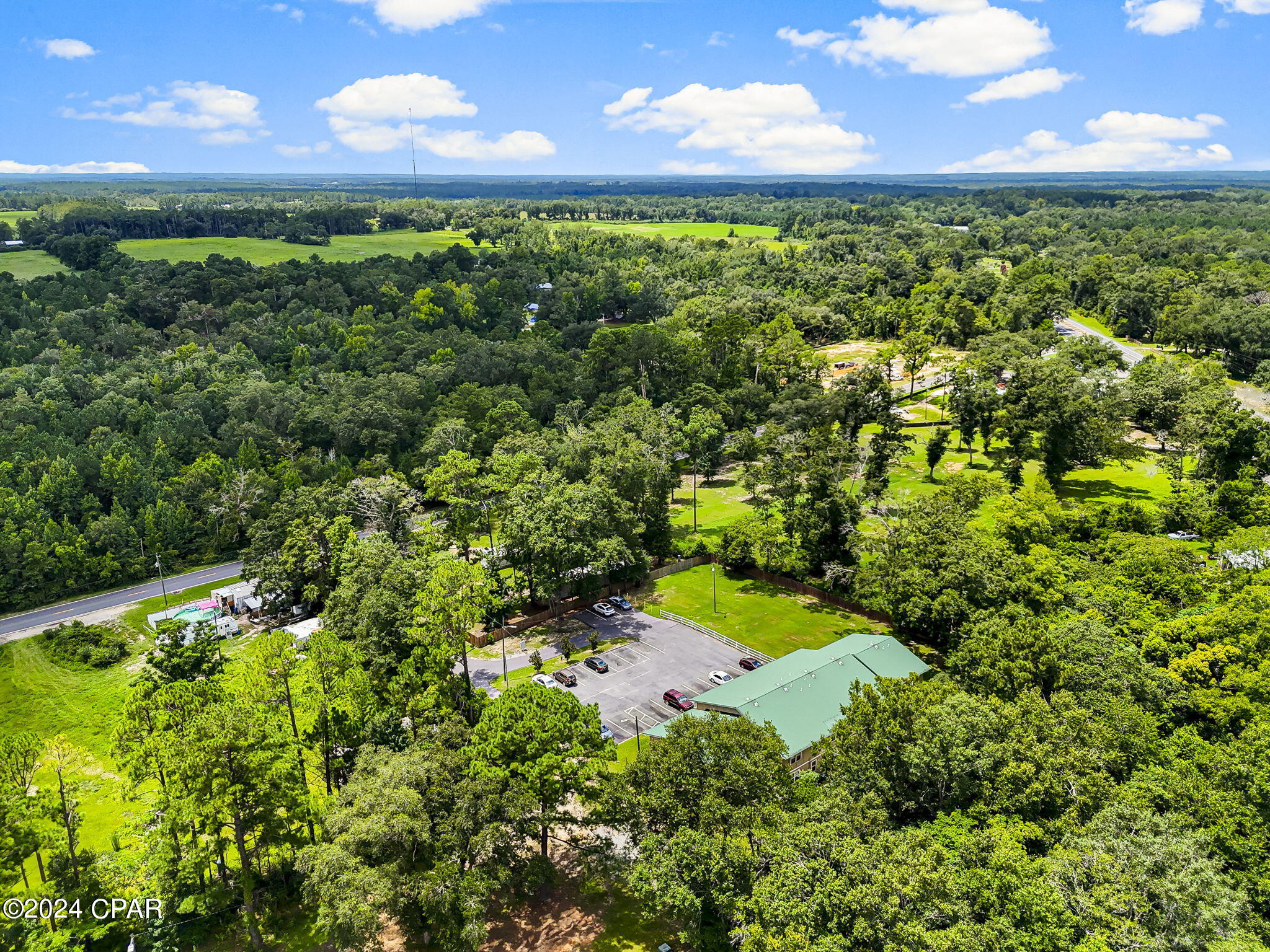 Listing photo id 33 for 872 Deer Wood Lane