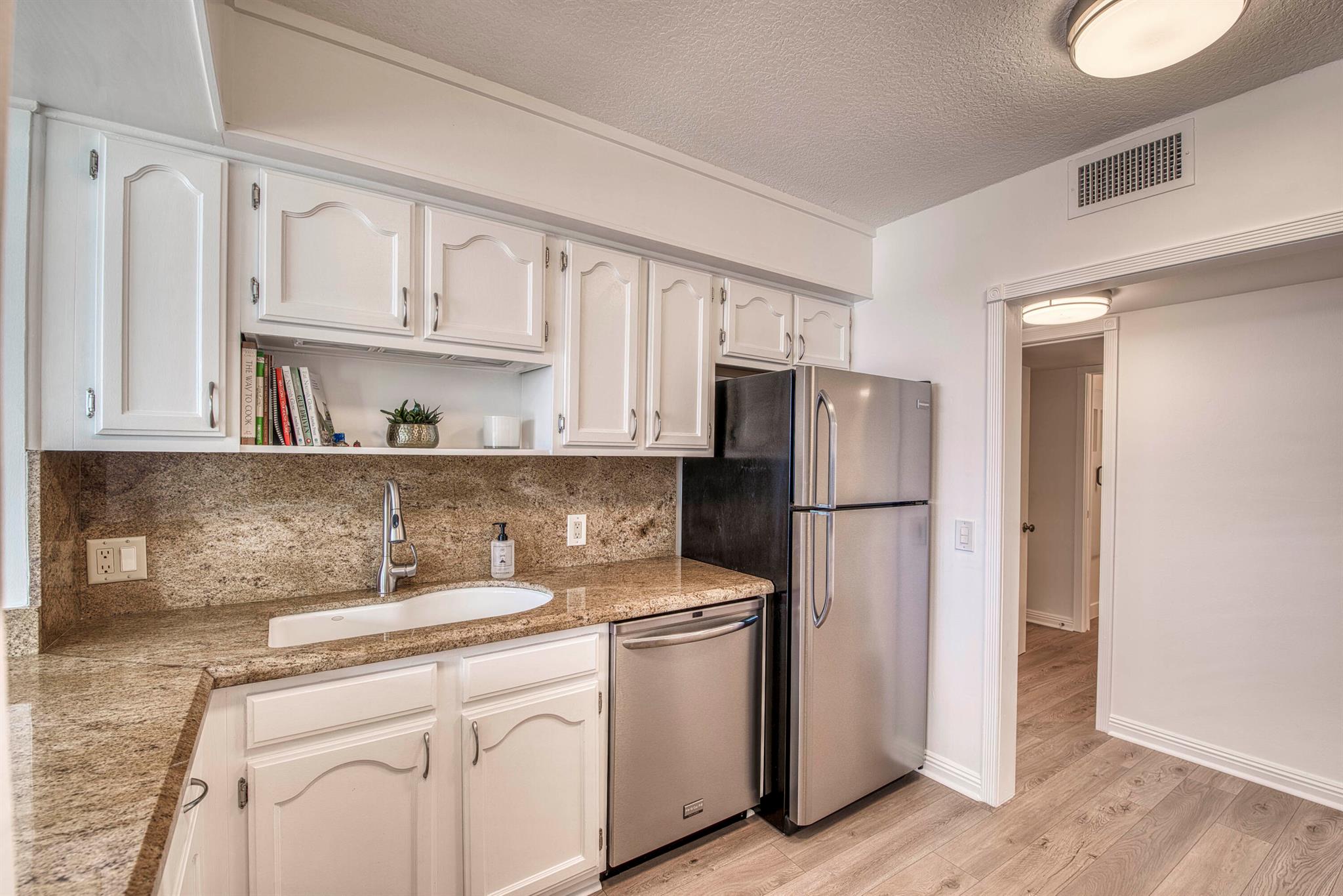 Photo 5 of home located at 120 Lakeshore Drive T36, North Palm Beach FL