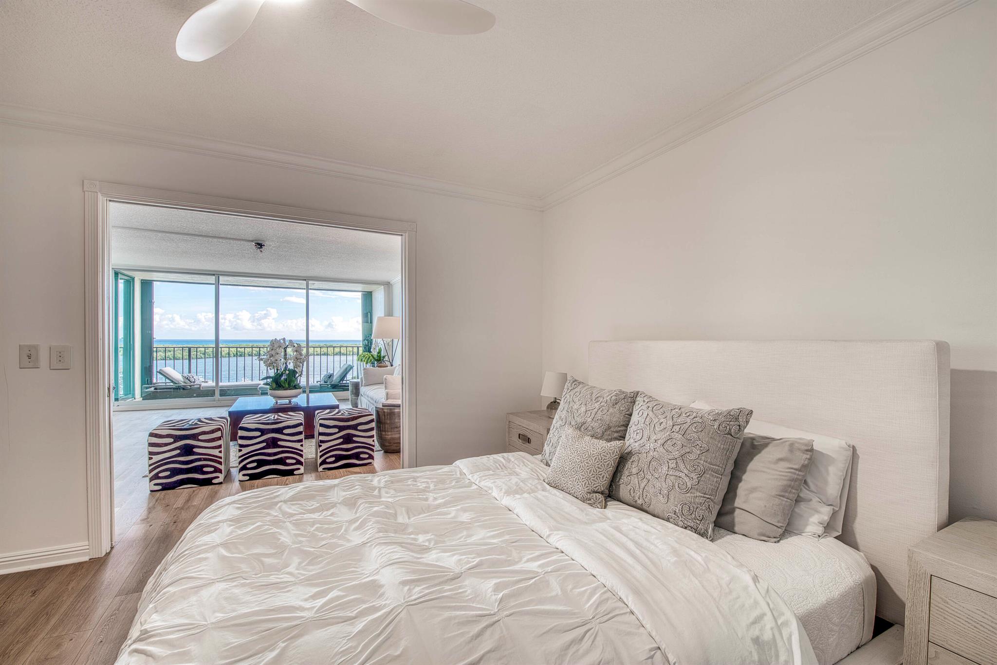 Photo 7 of home located at 120 Lakeshore Drive T36, North Palm Beach FL