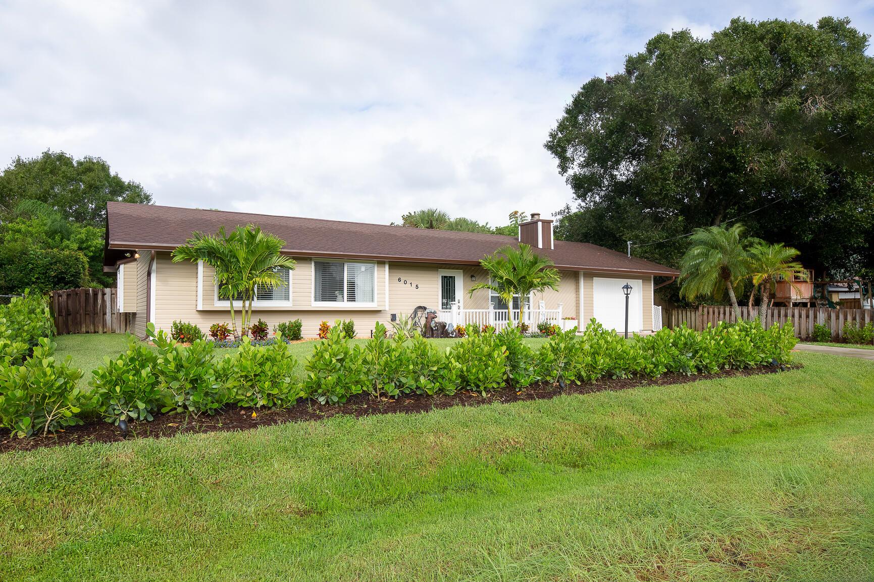 Homes for sale in Fort Pierce, FL | 6015 Seagrape Dr, Fort Pierce, FL 34982 | MLS# R11145538