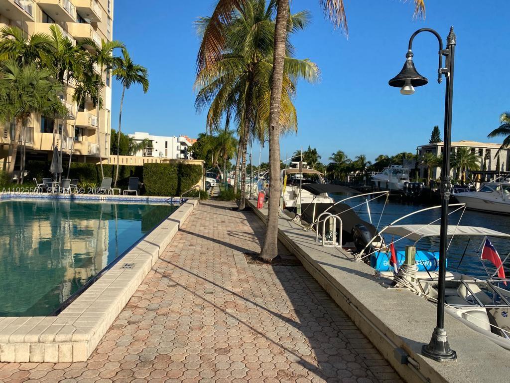 Vecino Del Mar Condo