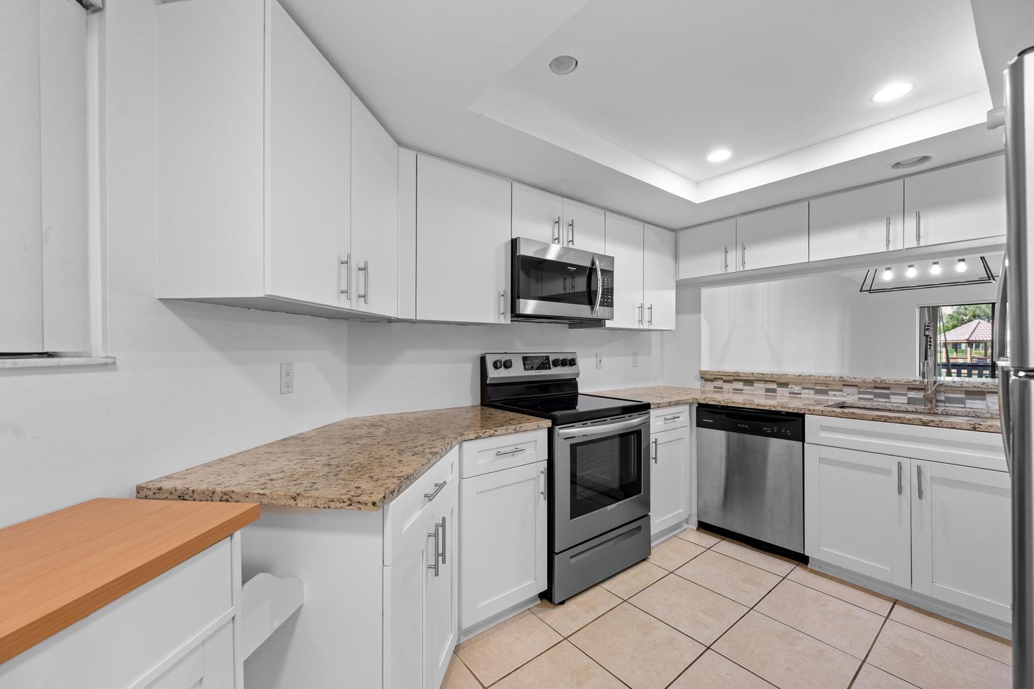 Homes for sale in Juno Beach, FL | 600 Uno Lago Dr #104, Juno Beach, FL 33408 | MLS# R11145545