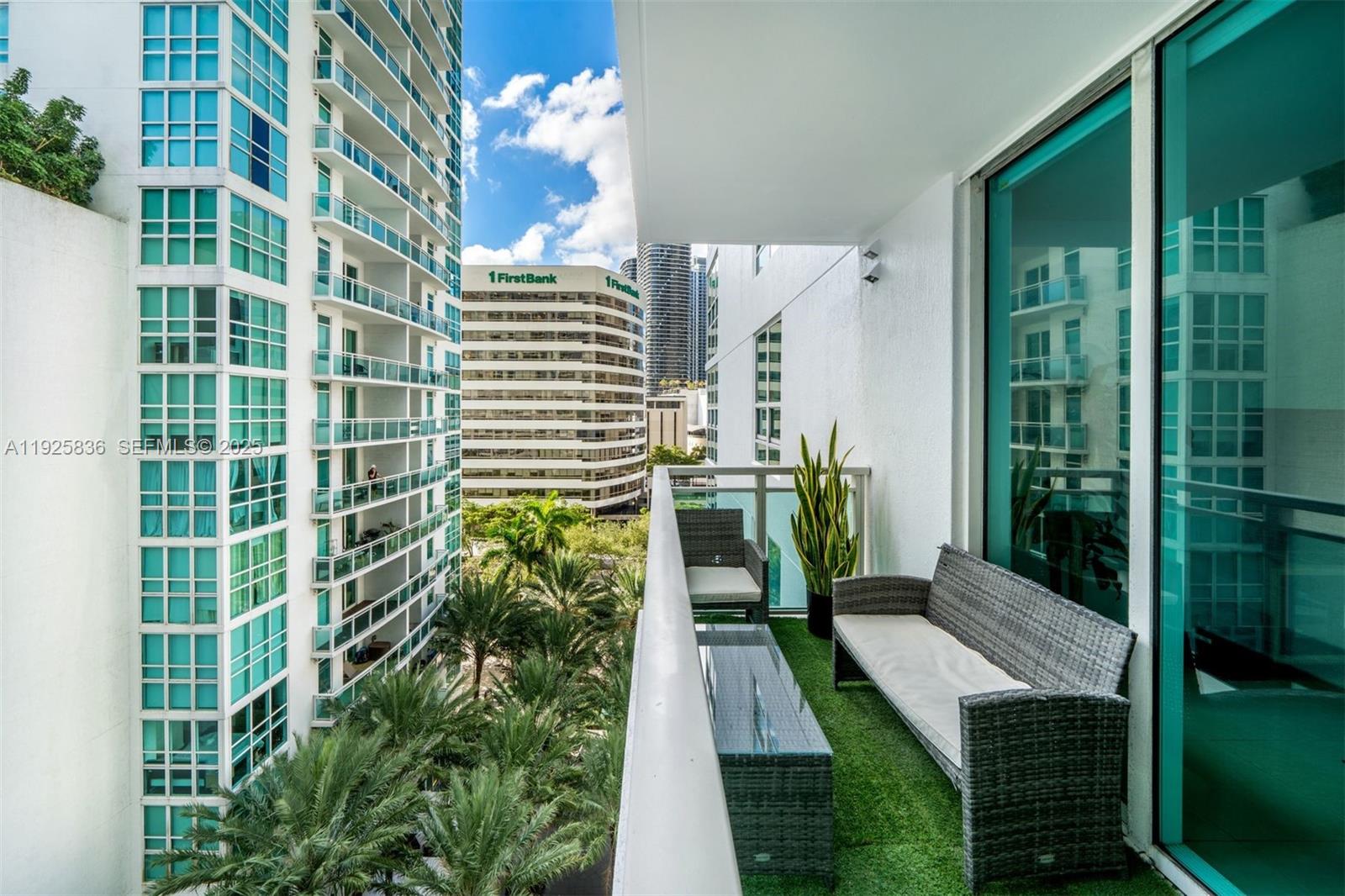 Concrete restoration project just completed! Move into this perfectly maintained and convenient 1 bed in the heart of Brickell @ The Plaza! Avoid the annoying hassles of high-rise elevators as this unit's parking space is located on the same level as the unit itself. Tile floors throughout, built-out closet, window treatments throughout. Low HOA fees. The Plaza is one of Brickell's most desirable buildings, boasting a premium location and history of well-managed finances. Steps from premier shopping and dining at Brickell City Centre, walk/jog the loop at Brickell Key, and access all Brickell has to offer within minutes. Convenience store on-site, along with several restaurants and a wine shop. Plaza offers two pools, a fitness center, lounge, business center, and theater.