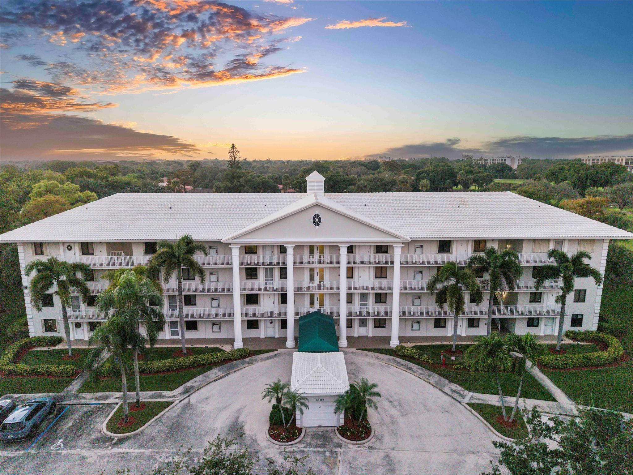 Whitehall Condo At Camino