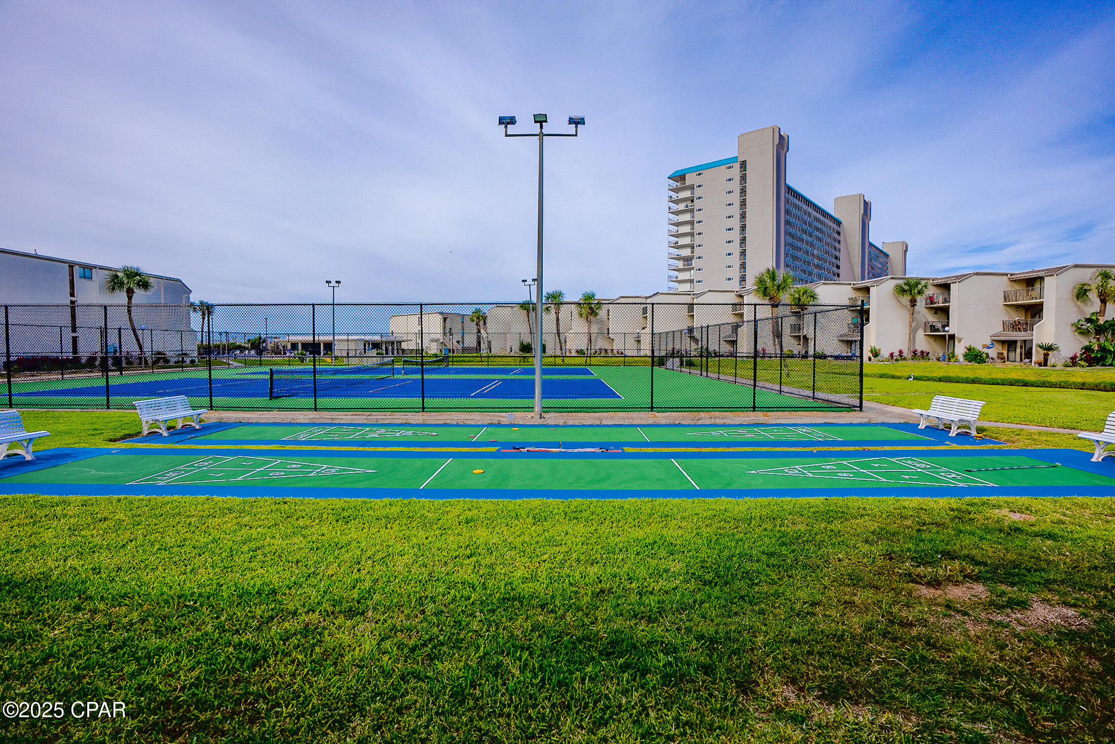 Image 31 For 8727 Thomas Drive C40