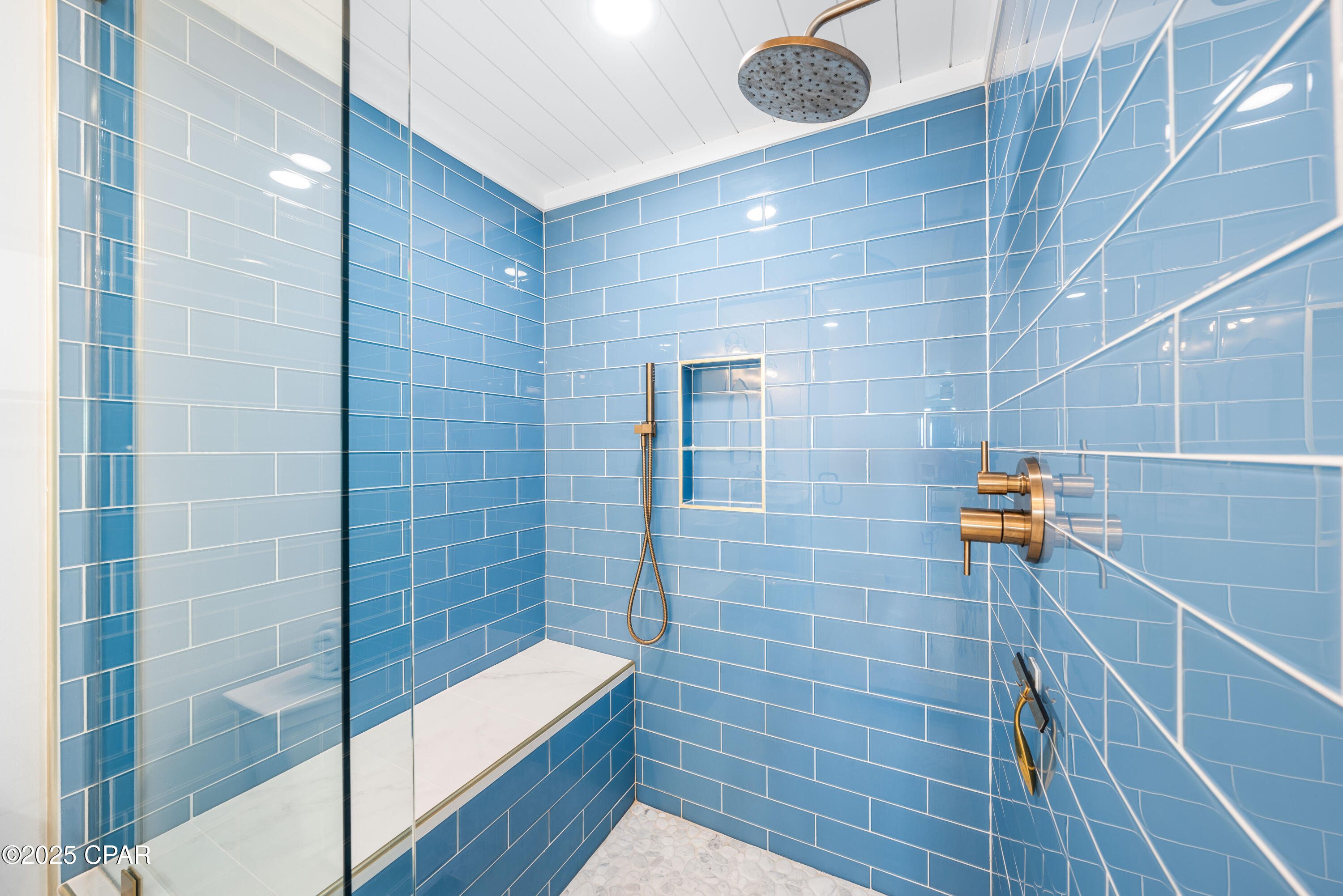 Image 28 For 22519 Front Beach Road 123