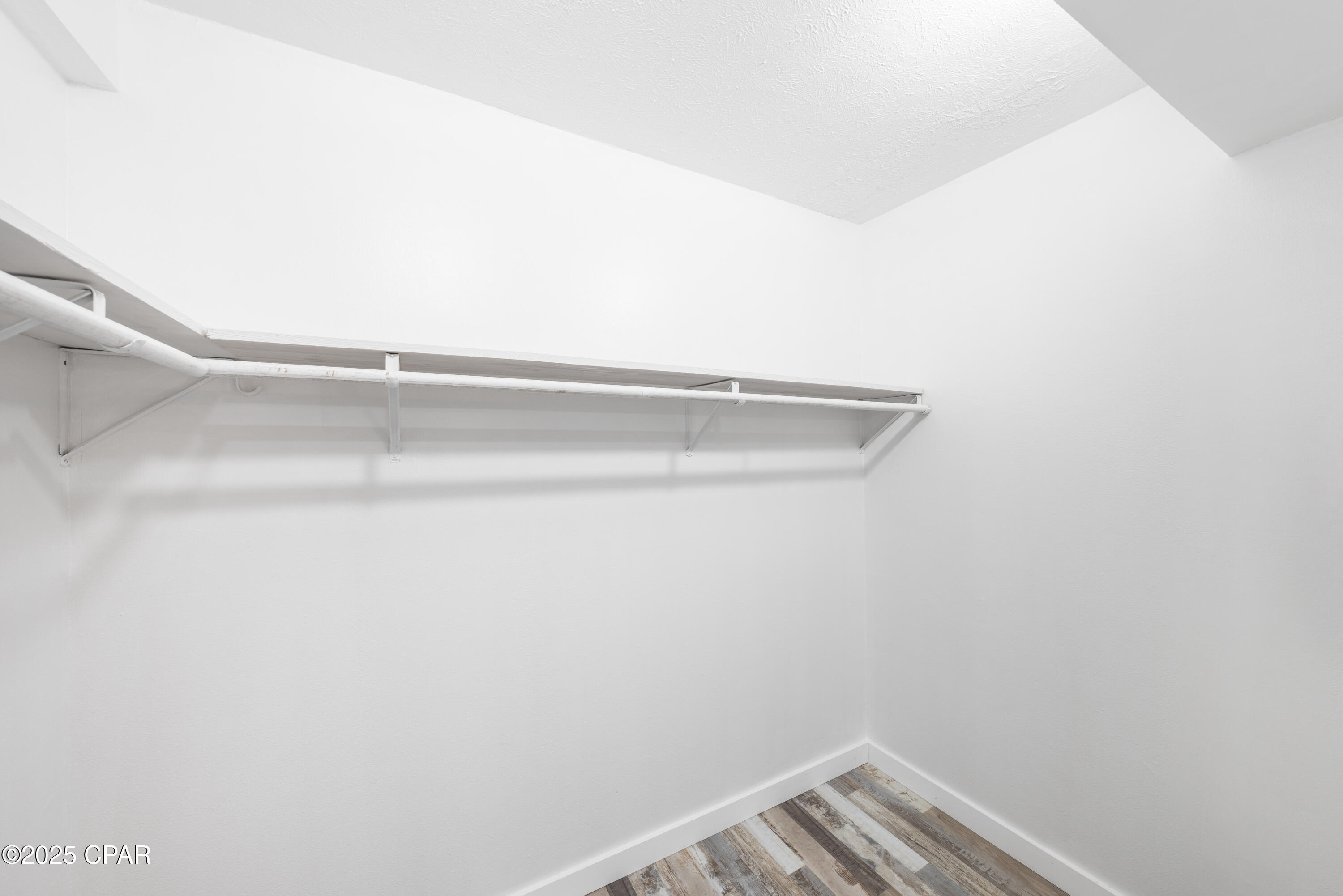 Image 30 For 22519 Front Beach Road 123