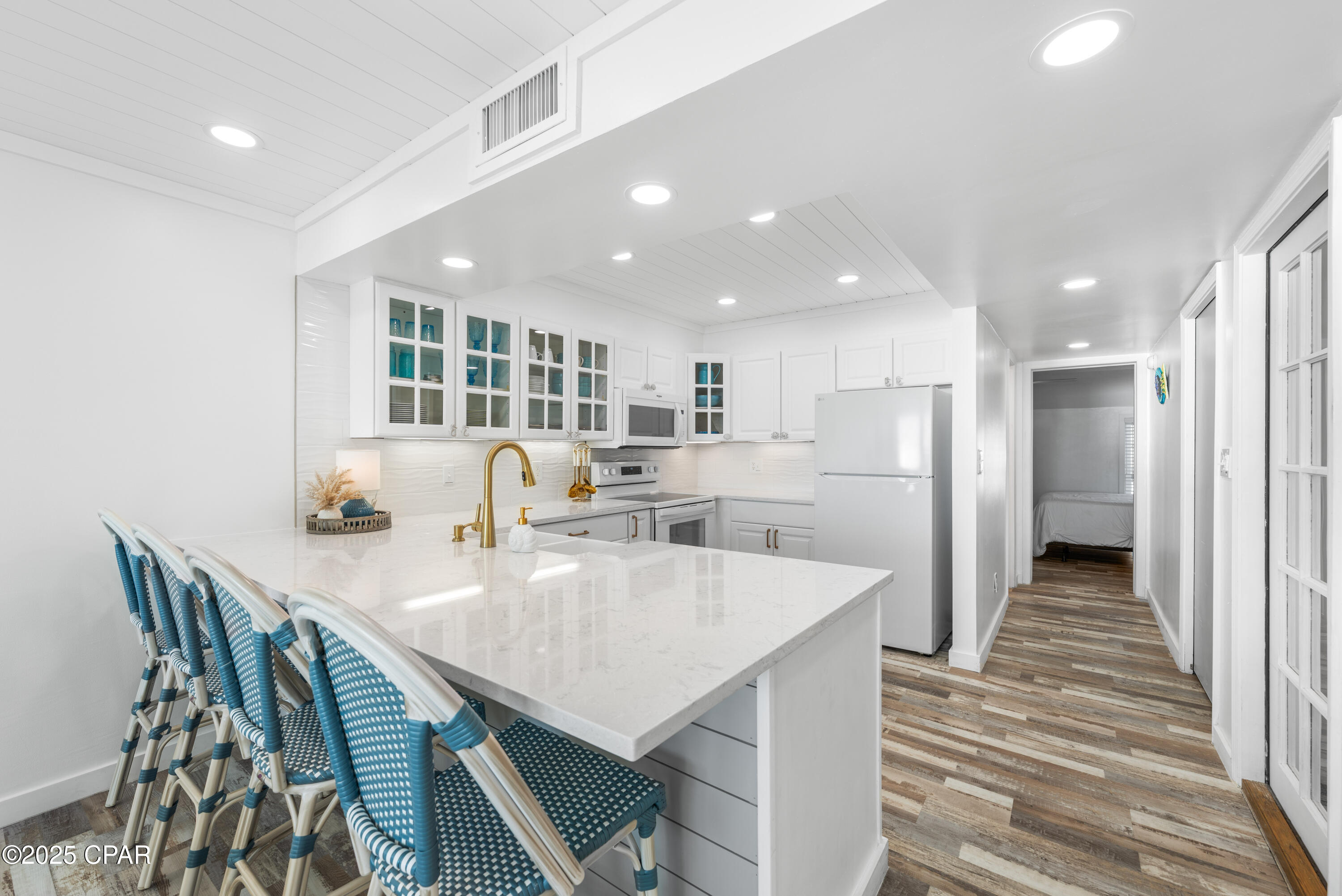 Image 6 For 22519 Front Beach Road 123