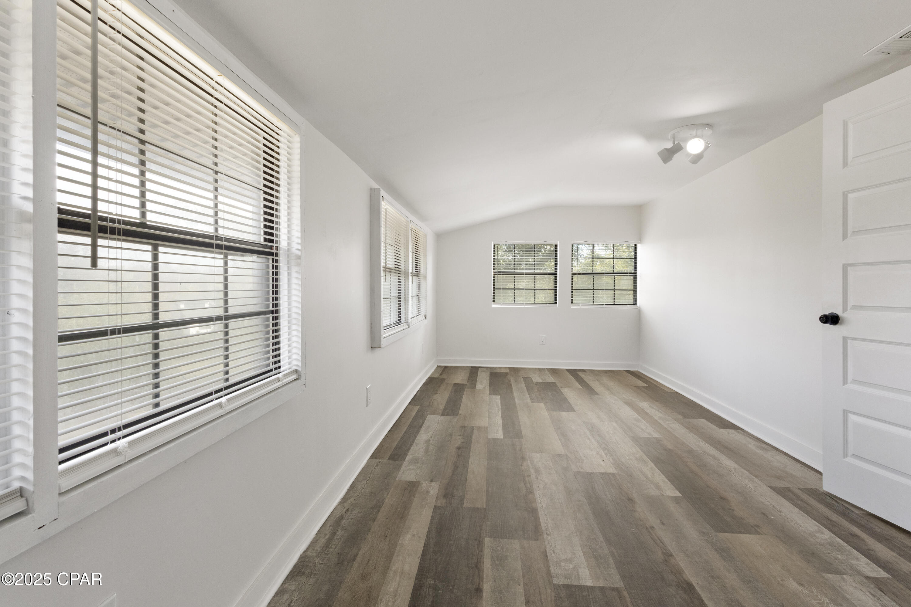 Image 17 For 9027 Crook Hollow Road