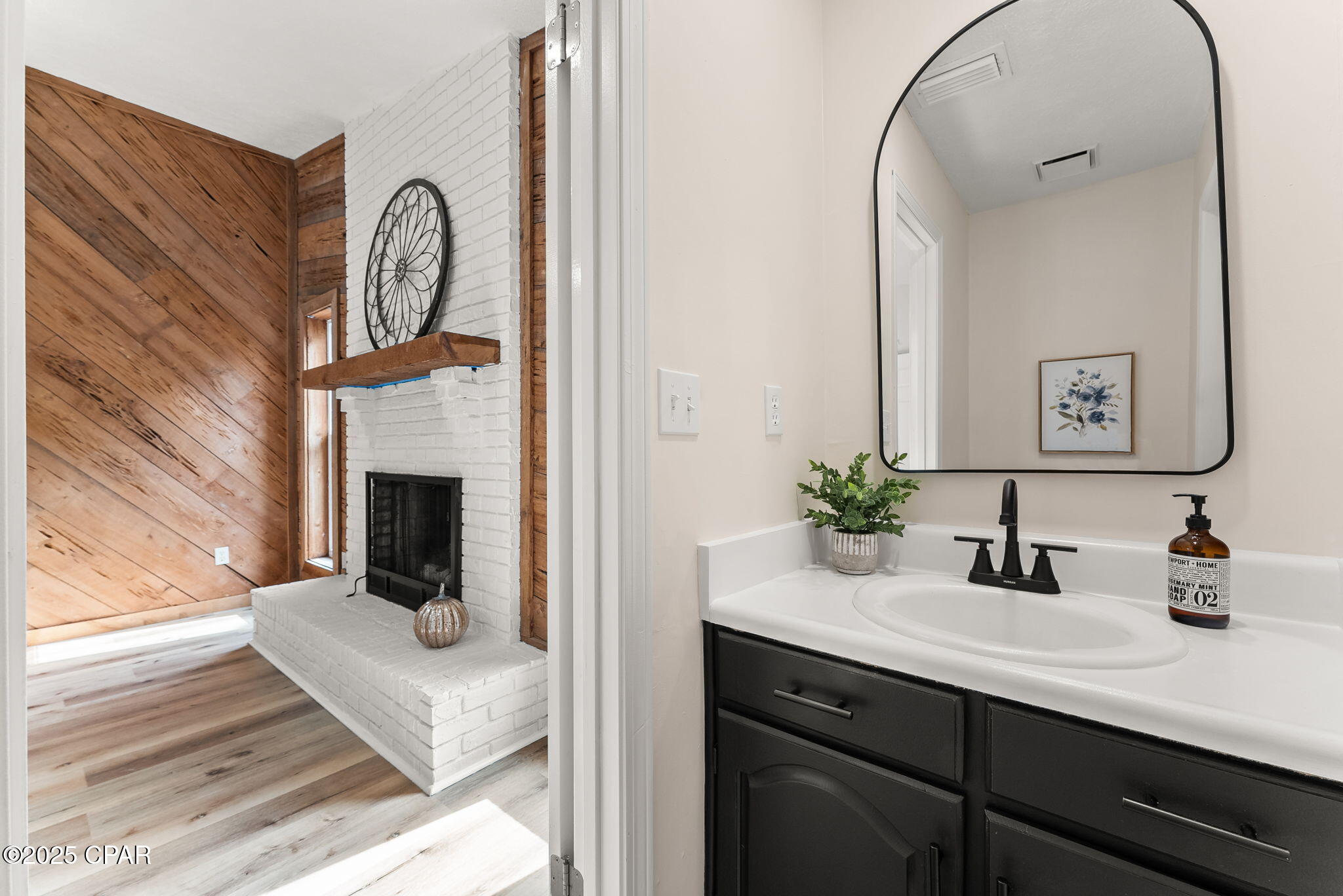 Image 20 For 3198 Wood Valley Road