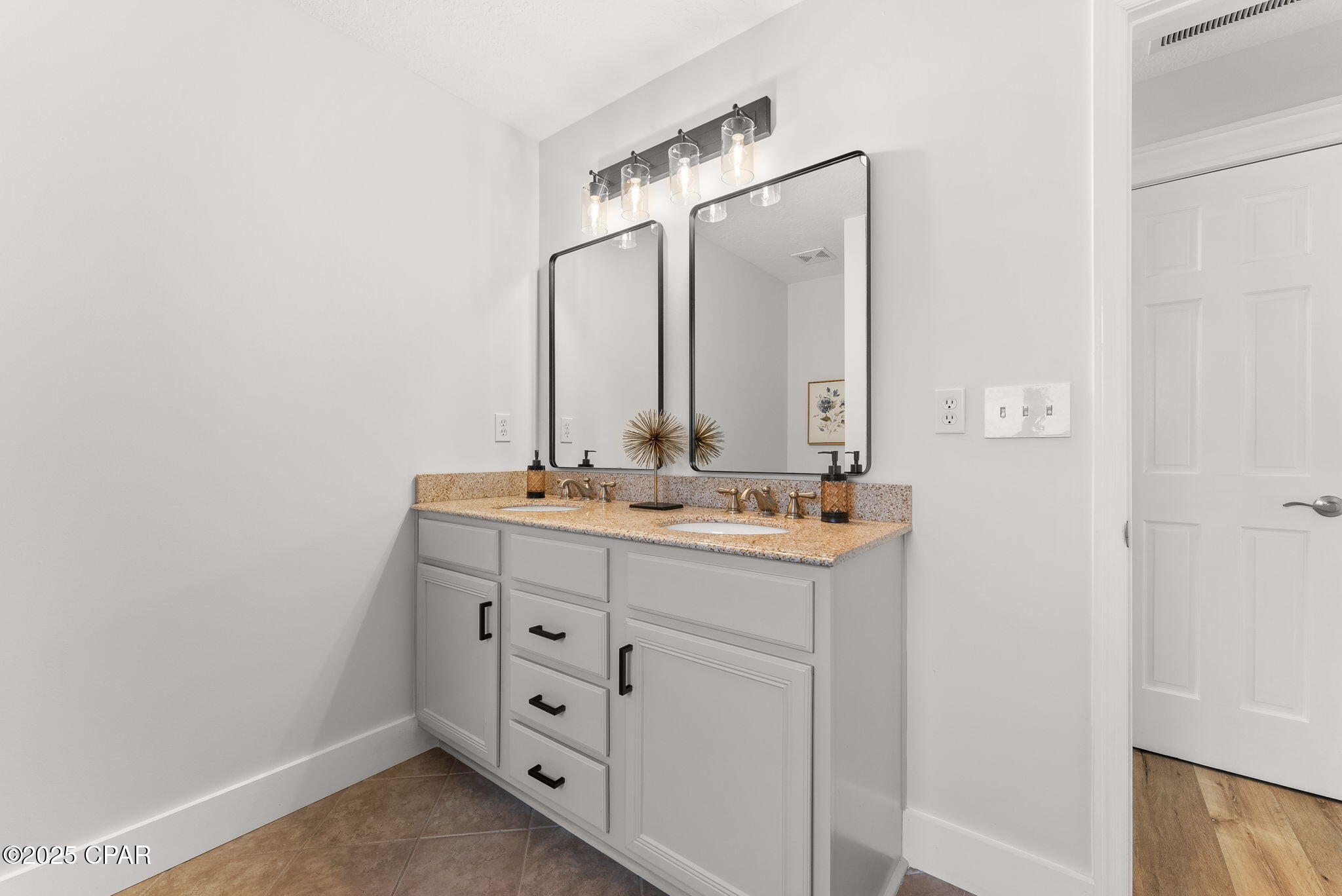 Image 28 For 3198 Wood Valley Road