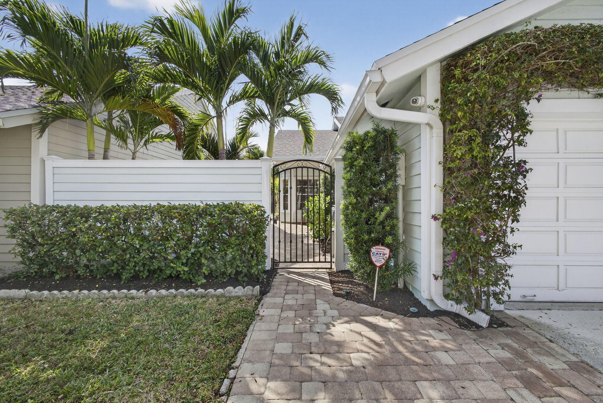 Homes for sale in Wellington, FL | 381 Park Forest Way, Wellington, FL 33414 | MLS# R11145630