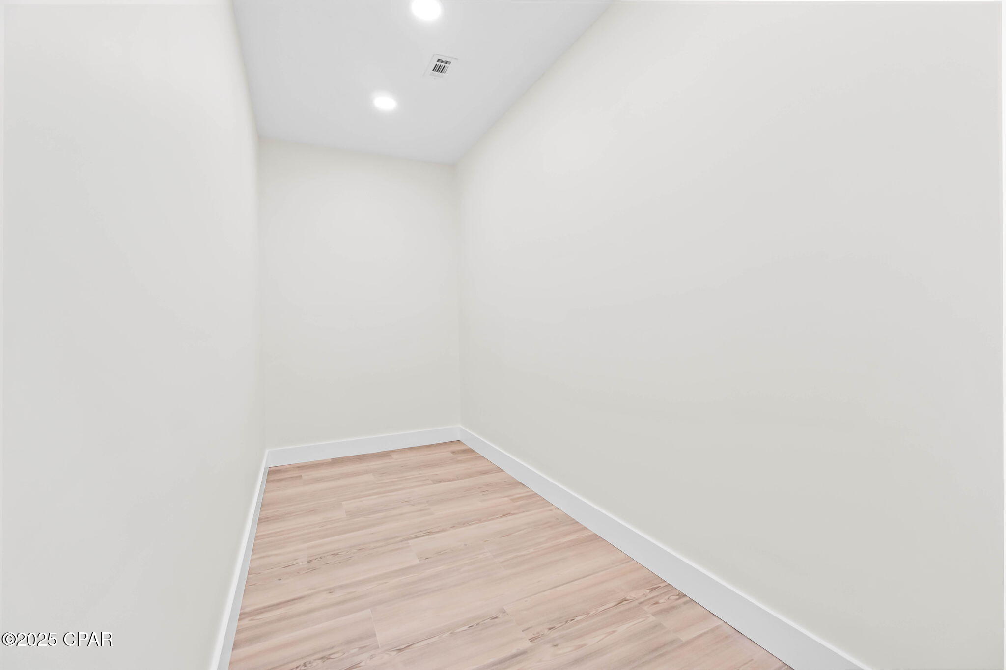 Image 16 For 2415 Finch Circle