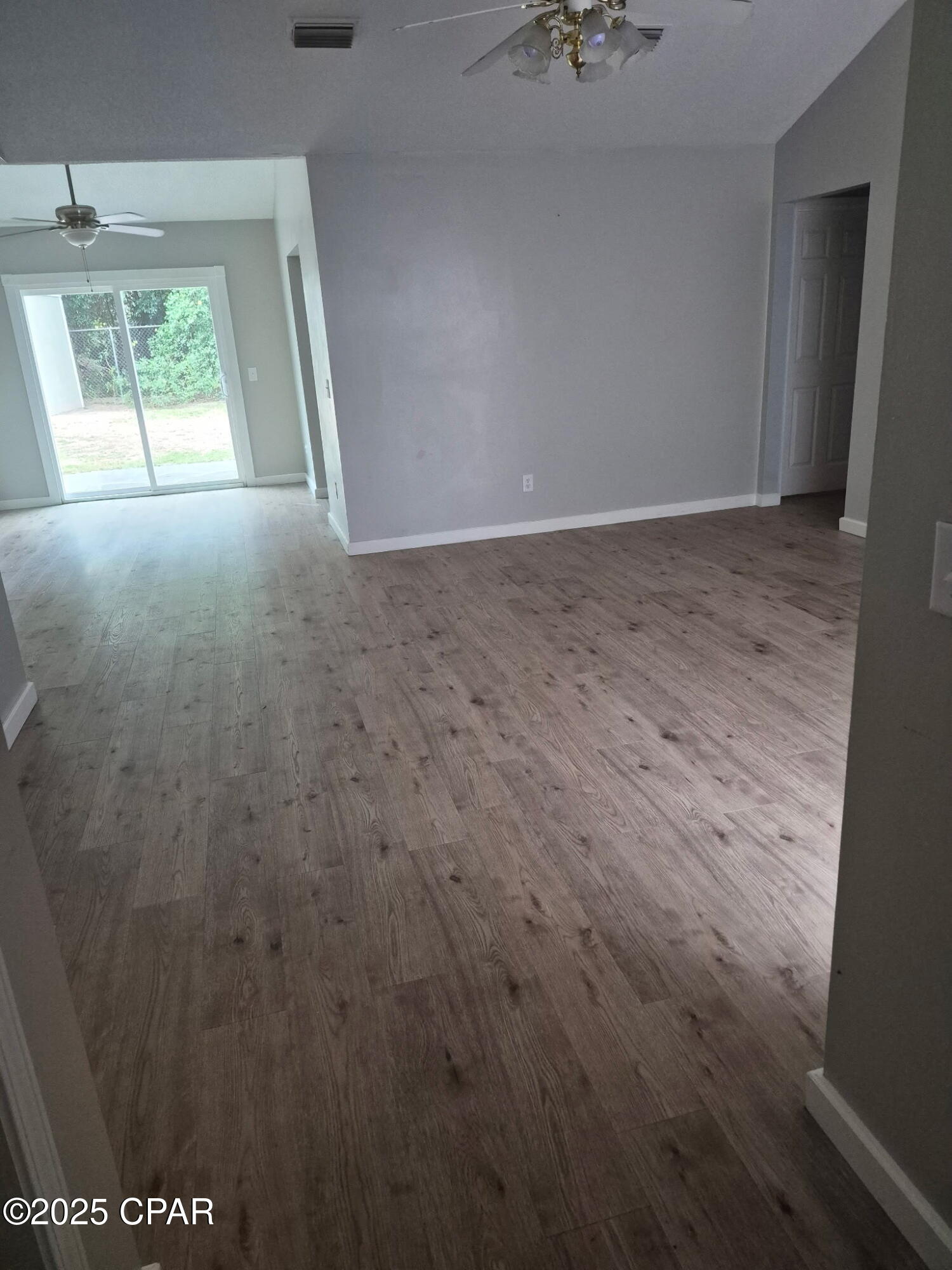 Image 3 For 145 Escanaba Avenue