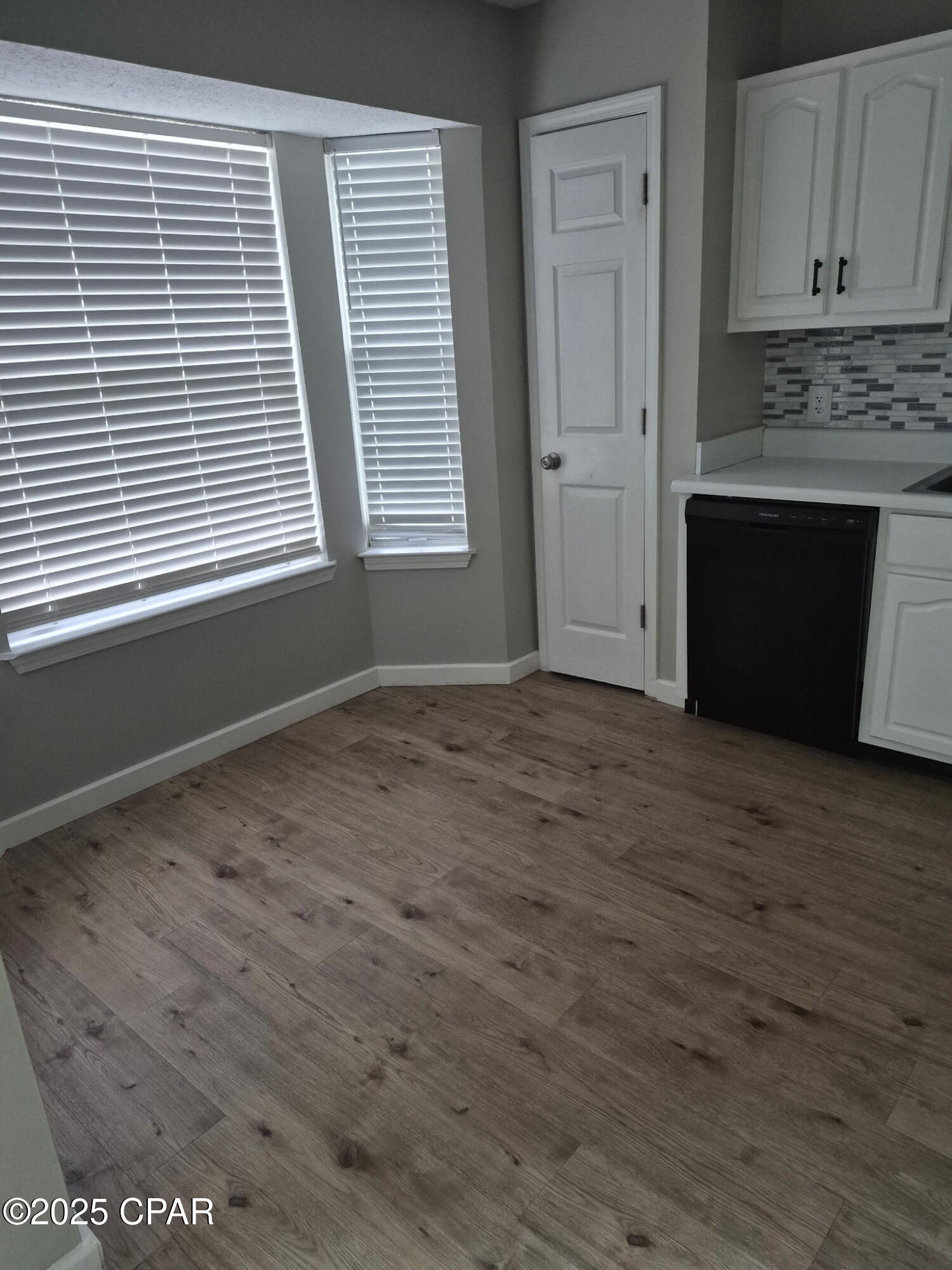 Image 6 For 145 Escanaba Avenue