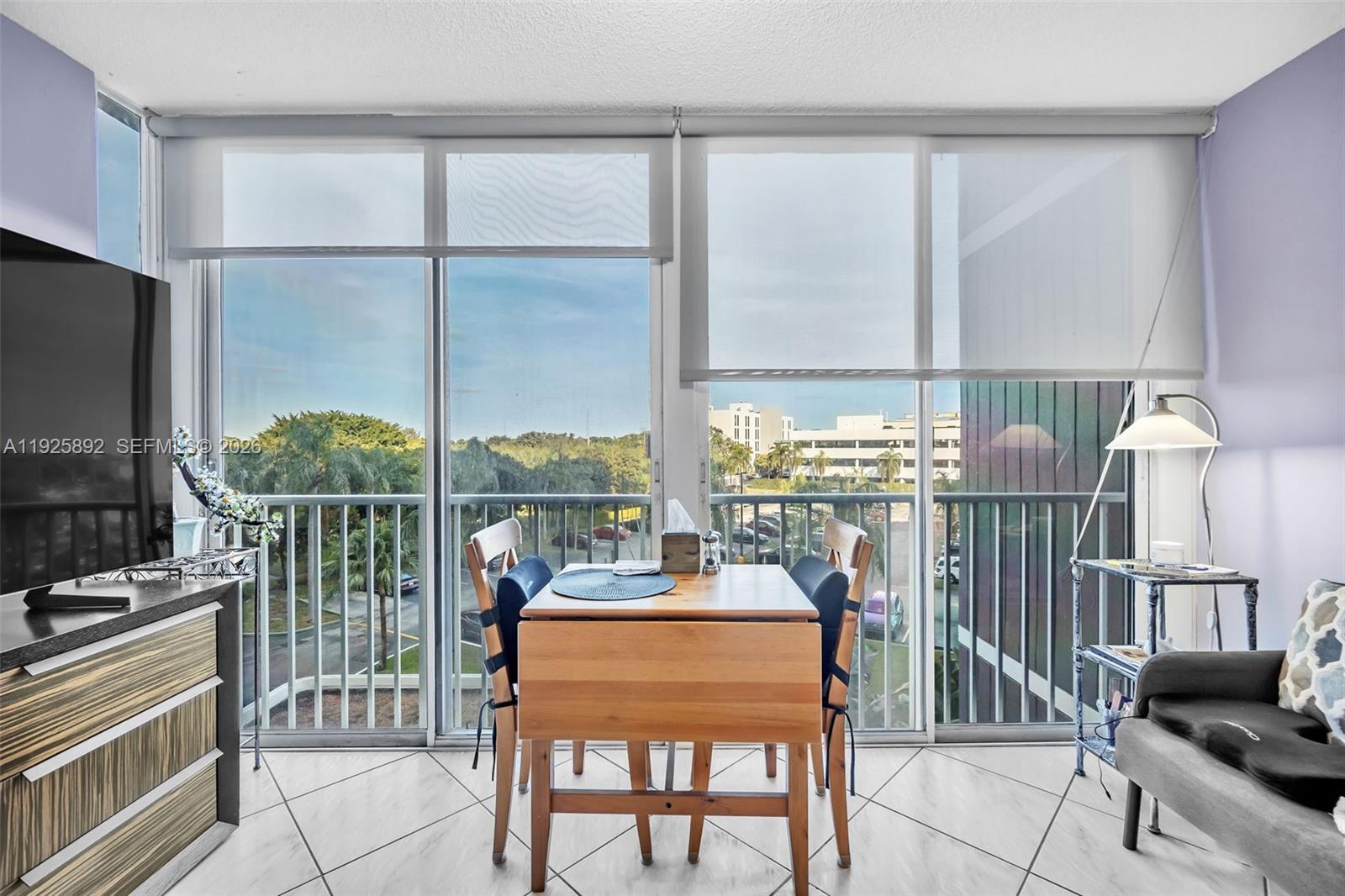 Hillcrest East No 27 Cond