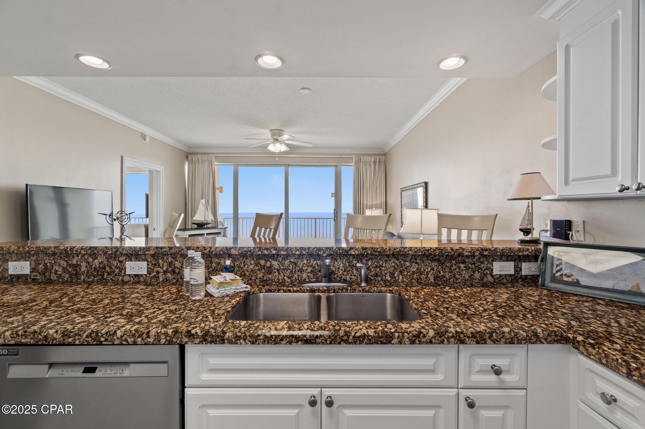 Image 12 For 9450 Thomas Drive 1703c