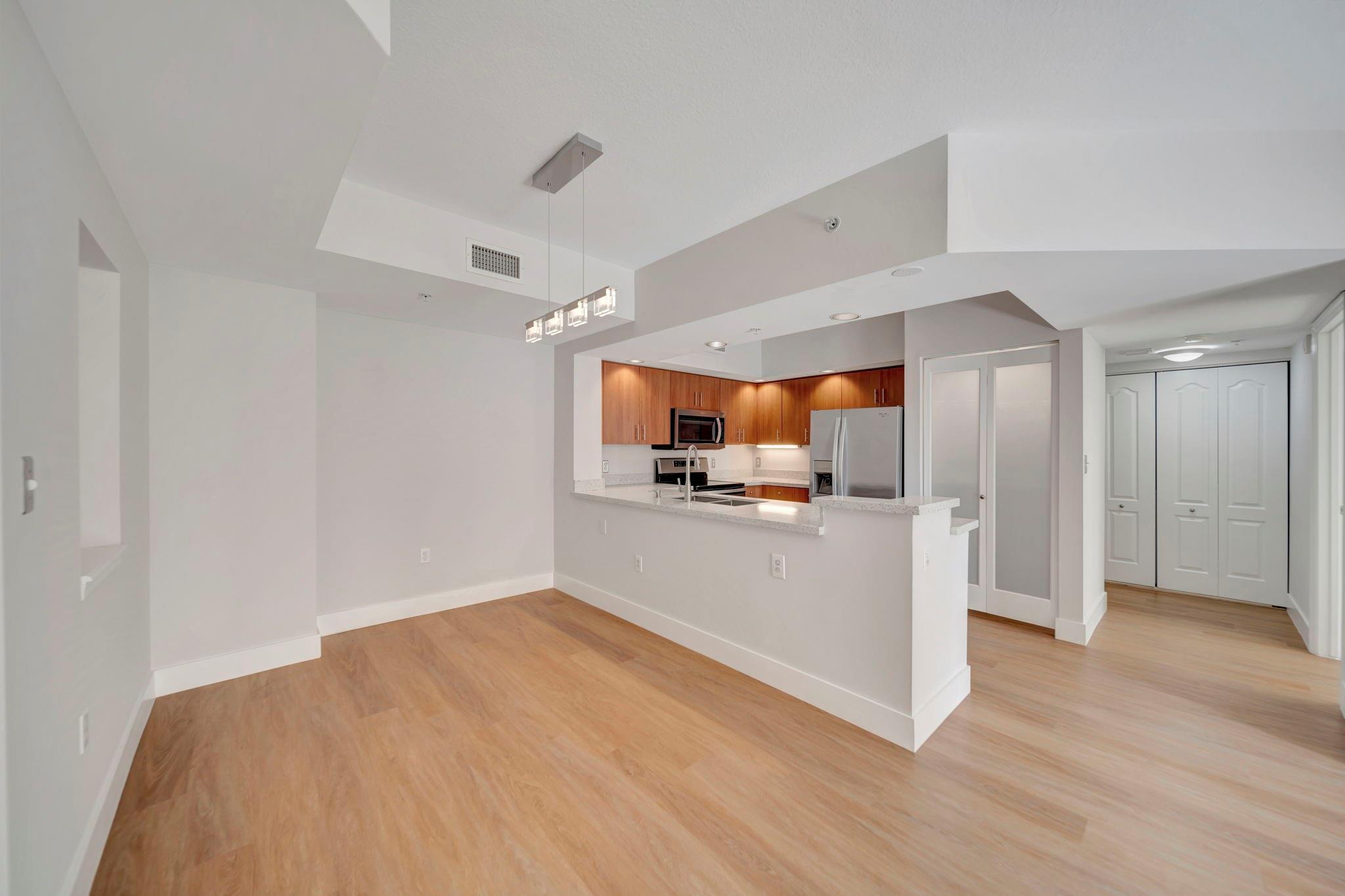 110 N Federal Highway 707