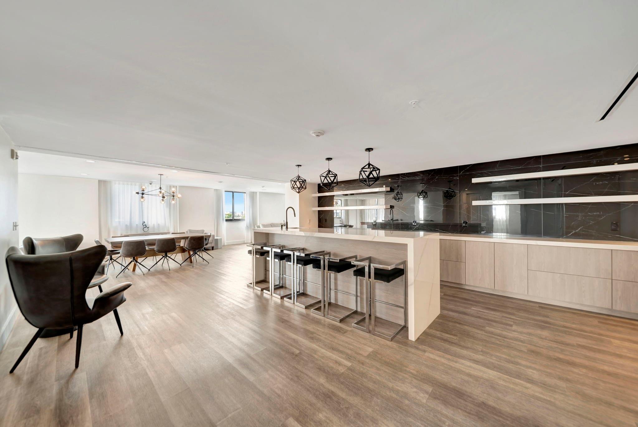 110 N Federal Highway 707