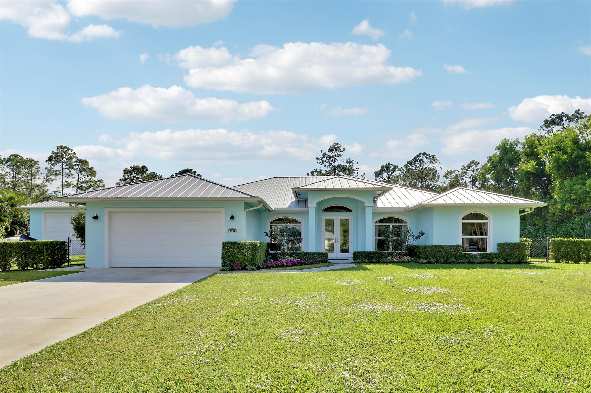 16-41-41~ S 239 Ft Of Nly