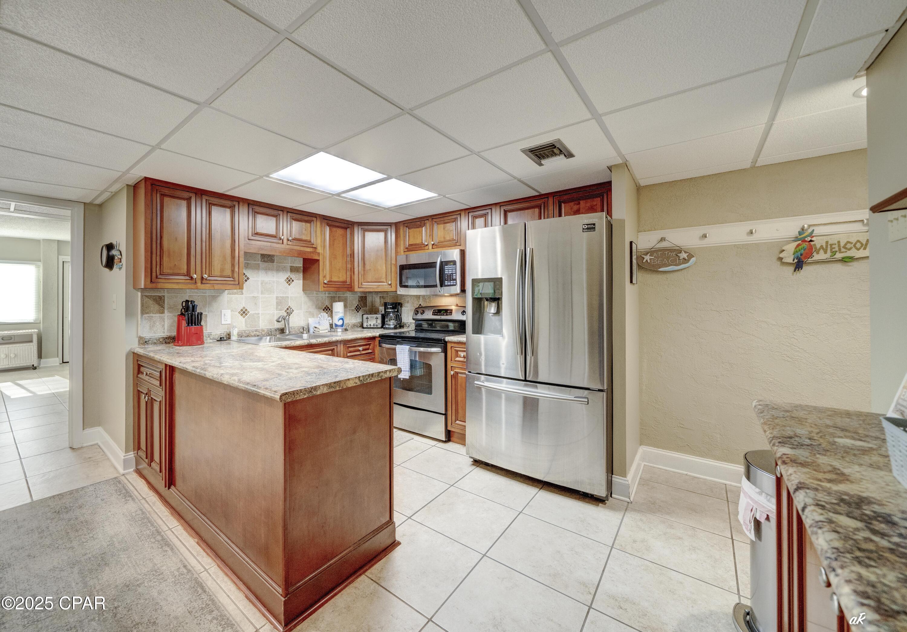 Image 14 For 8727 Thomas Drive C17