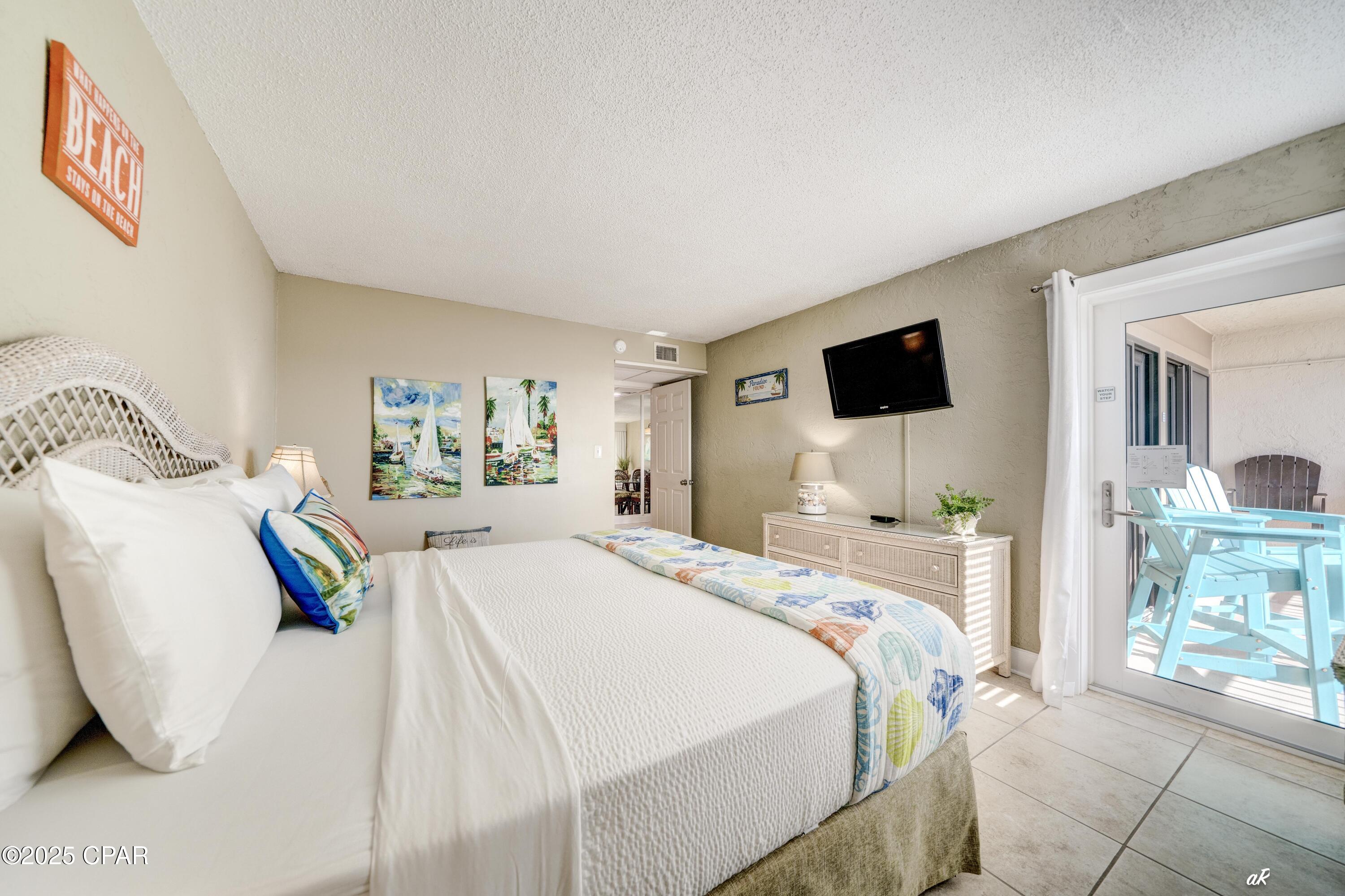 Image 18 For 8727 Thomas Drive C17