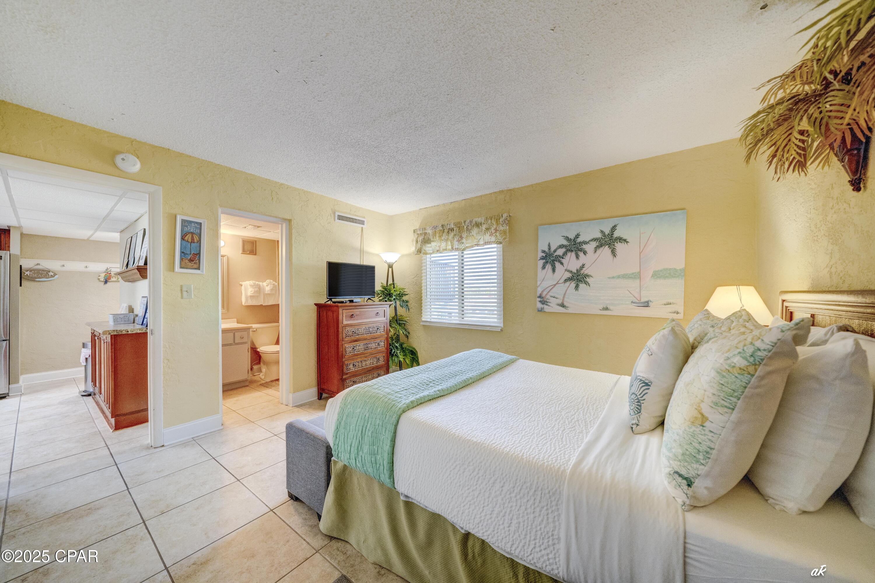 Image 21 For 8727 Thomas Drive C17