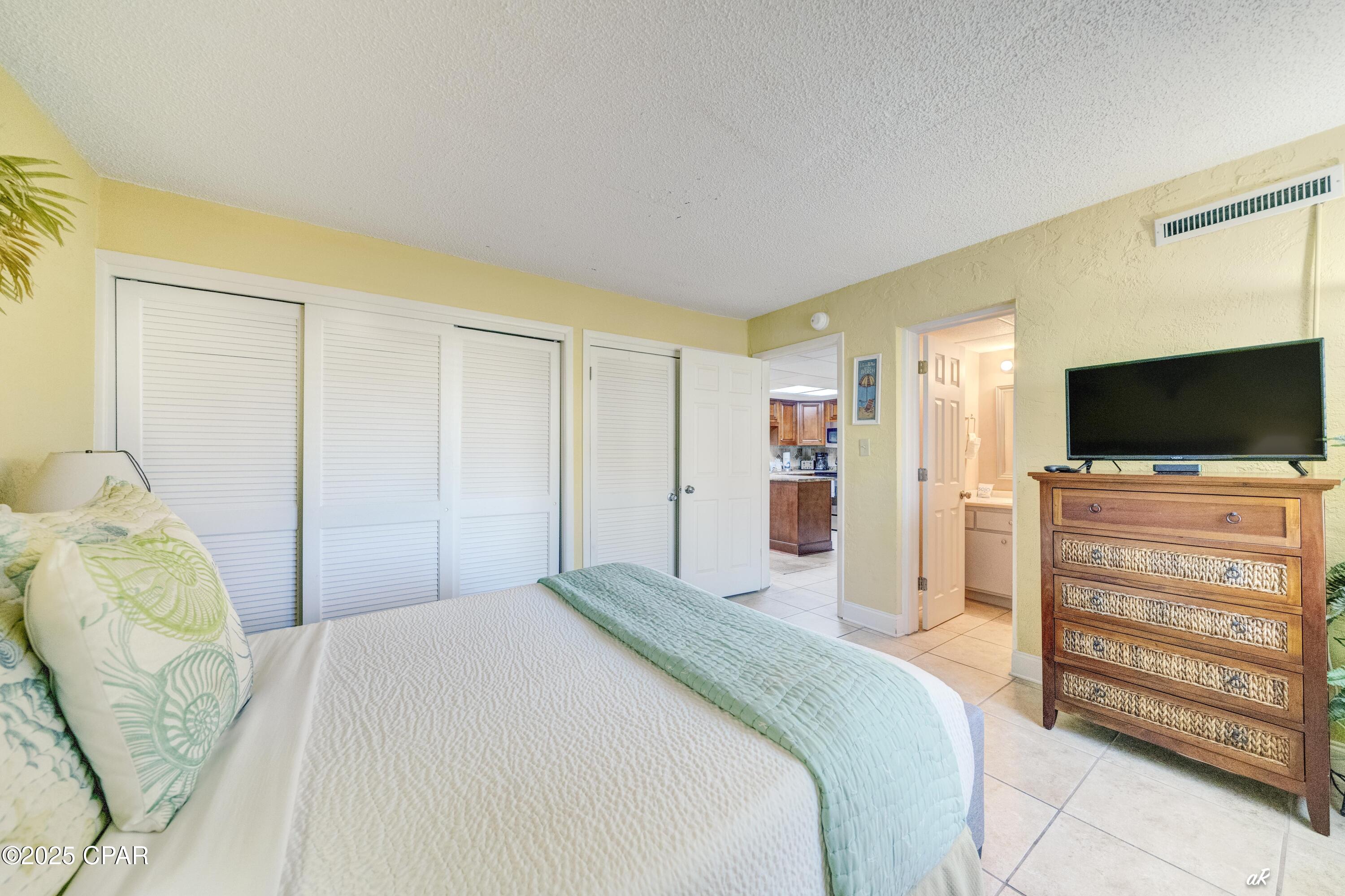 Image 22 For 8727 Thomas Drive C17