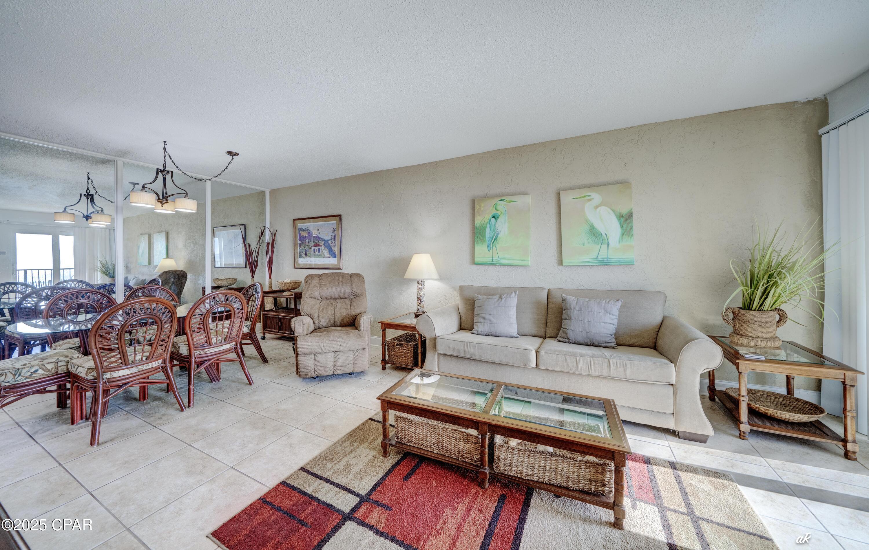 Image 6 For 8727 Thomas Drive C17